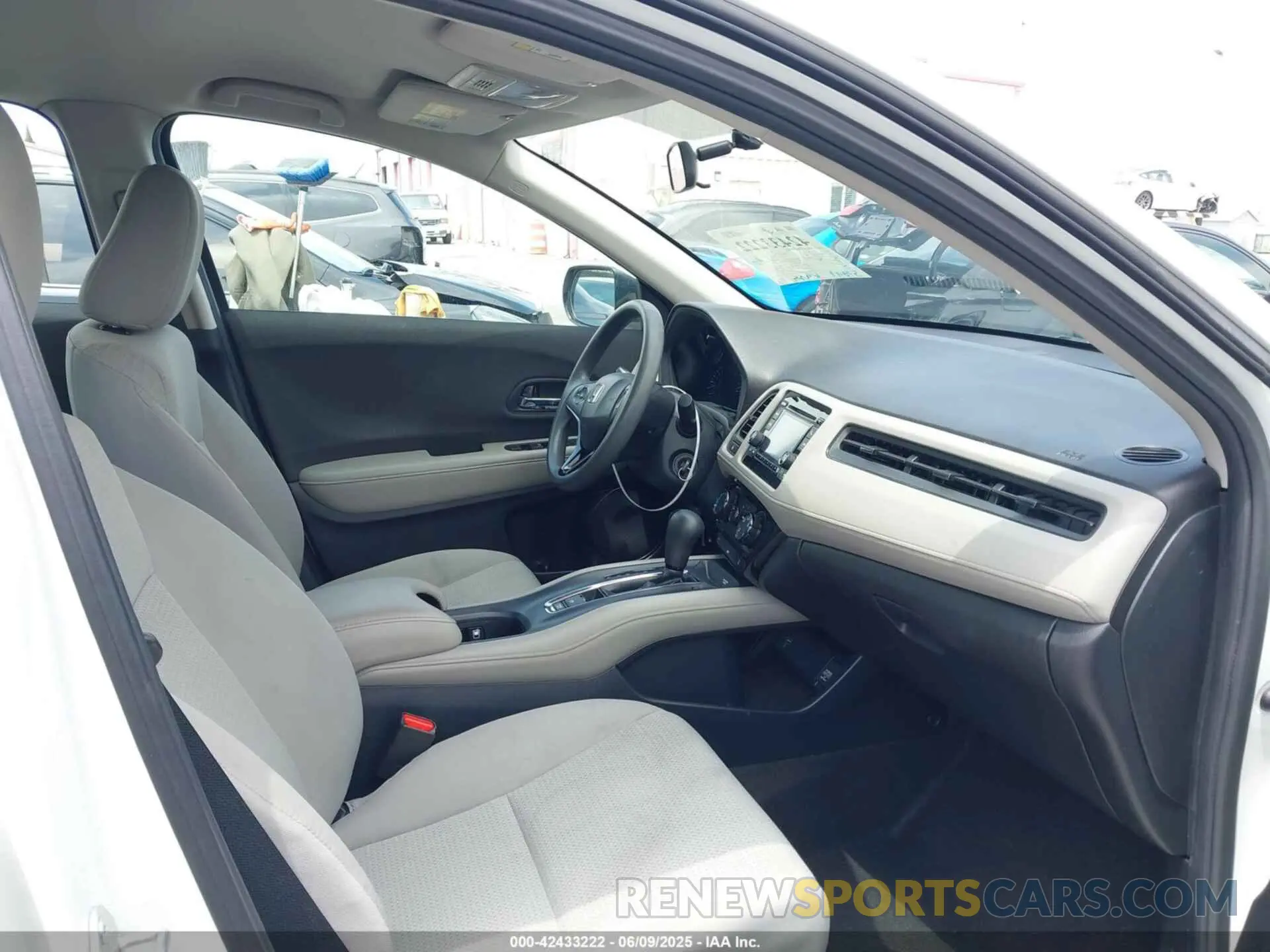 5 Photograph of a damaged car 3CZRU5H31NM731526 HONDA HR-V 2022