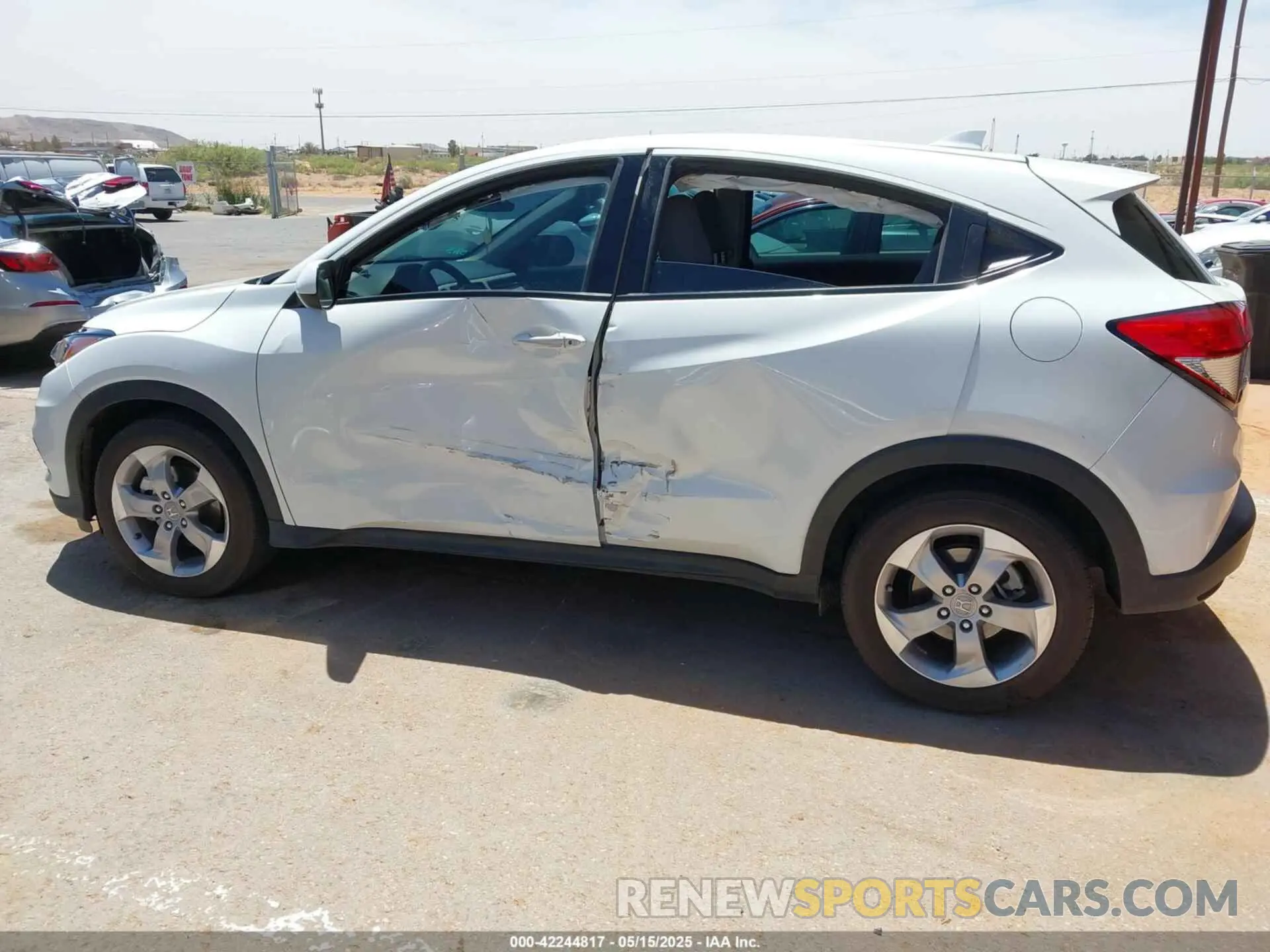 14 Photograph of a damaged car 3CZRU5H32NM714718 HONDA HR-V 2022