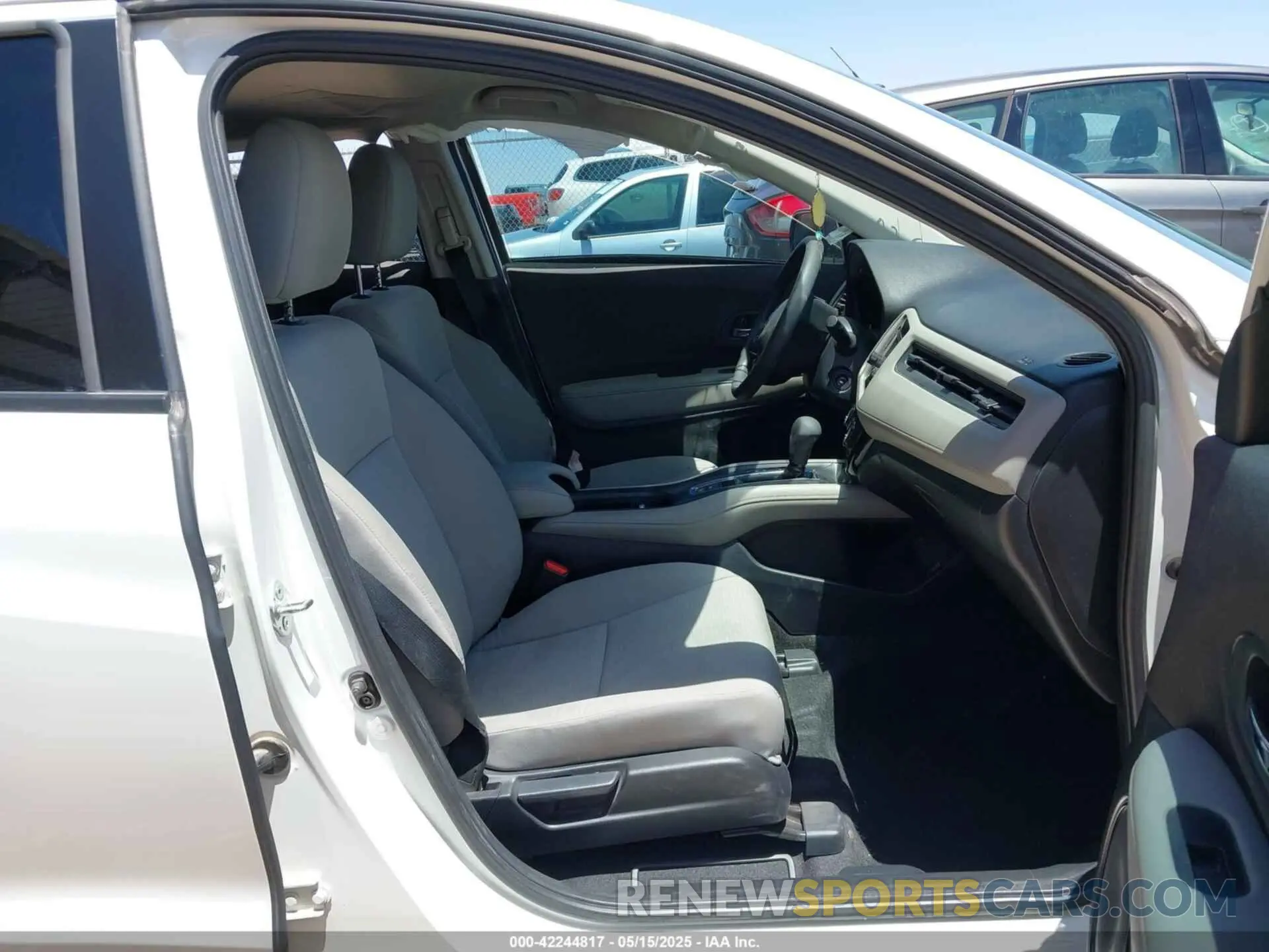 5 Photograph of a damaged car 3CZRU5H32NM714718 HONDA HR-V 2022