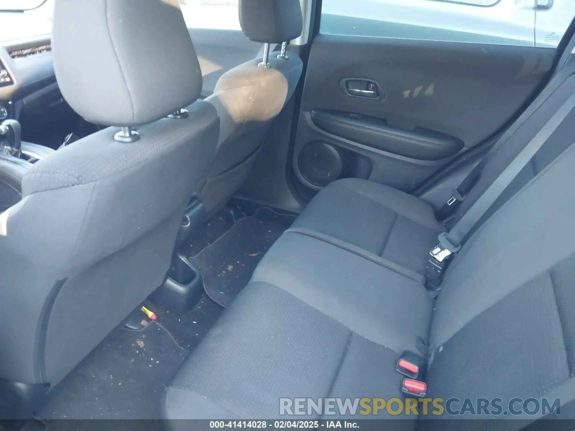 8 Photograph of a damaged car 3CZRU5H32NM716291 HONDA HR-V 2022