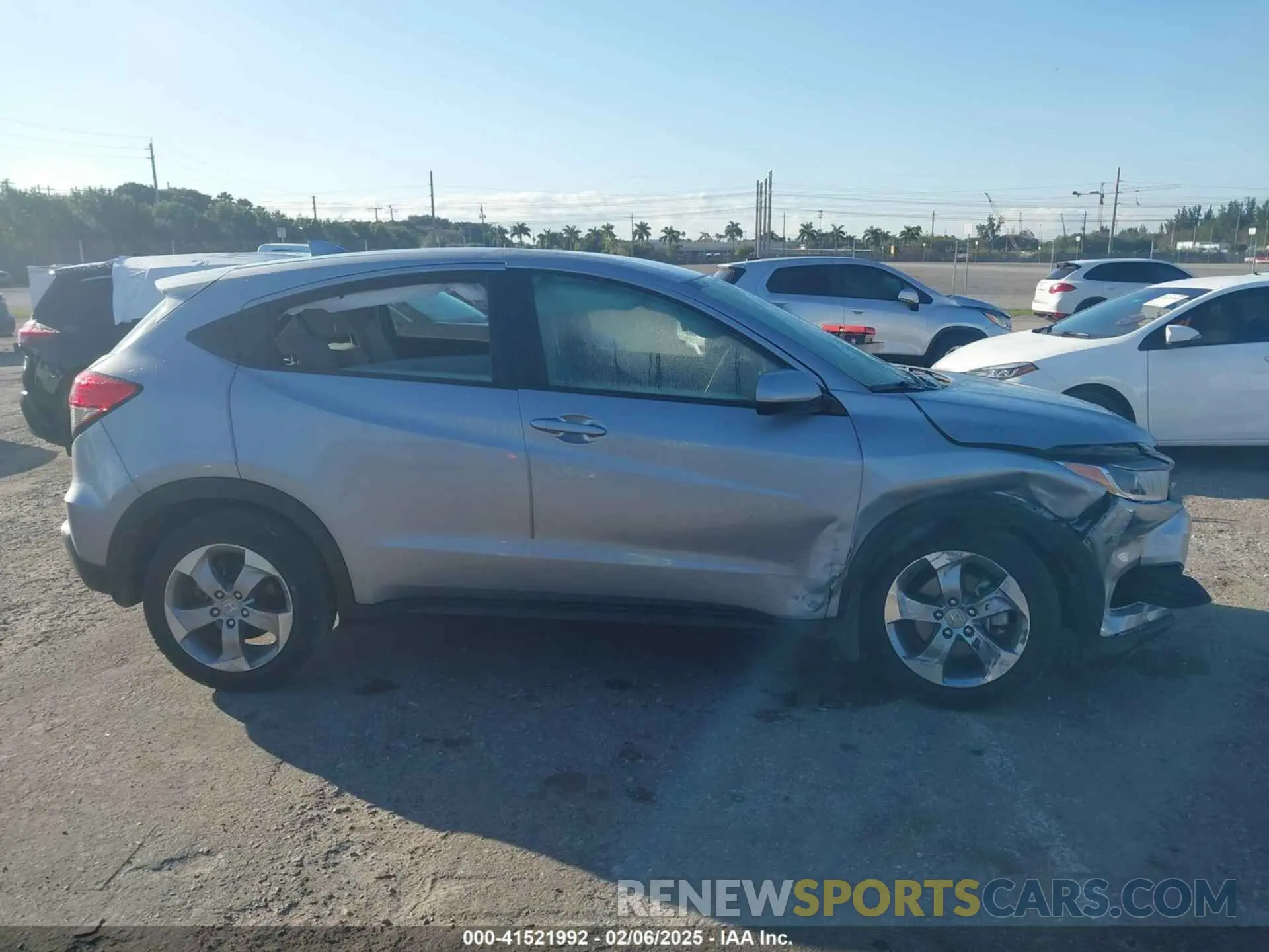 13 Photograph of a damaged car 3CZRU5H33NM709544 HONDA HR-V 2022