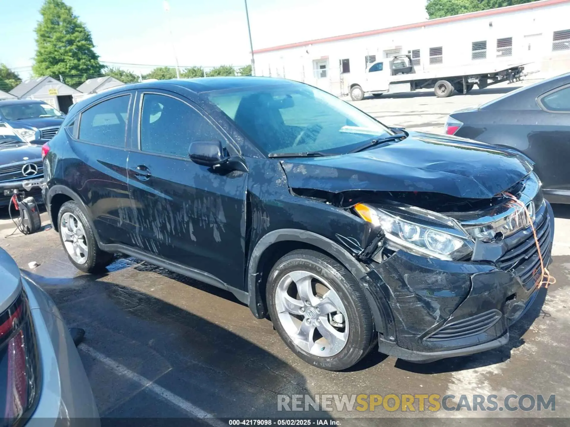 12 Photograph of a damaged car 3CZRU5H33NM717434 HONDA HR-V 2022