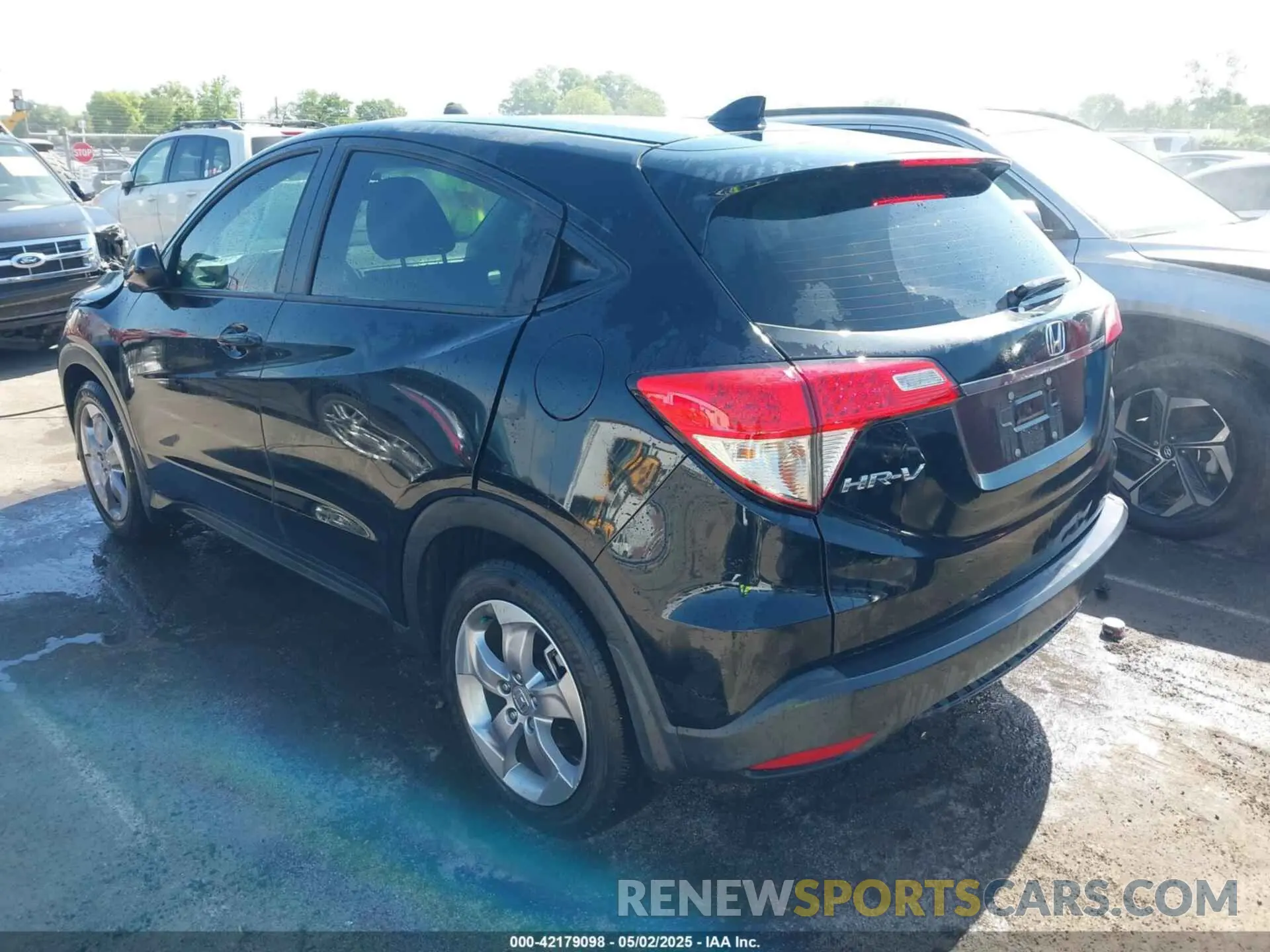 3 Photograph of a damaged car 3CZRU5H33NM717434 HONDA HR-V 2022