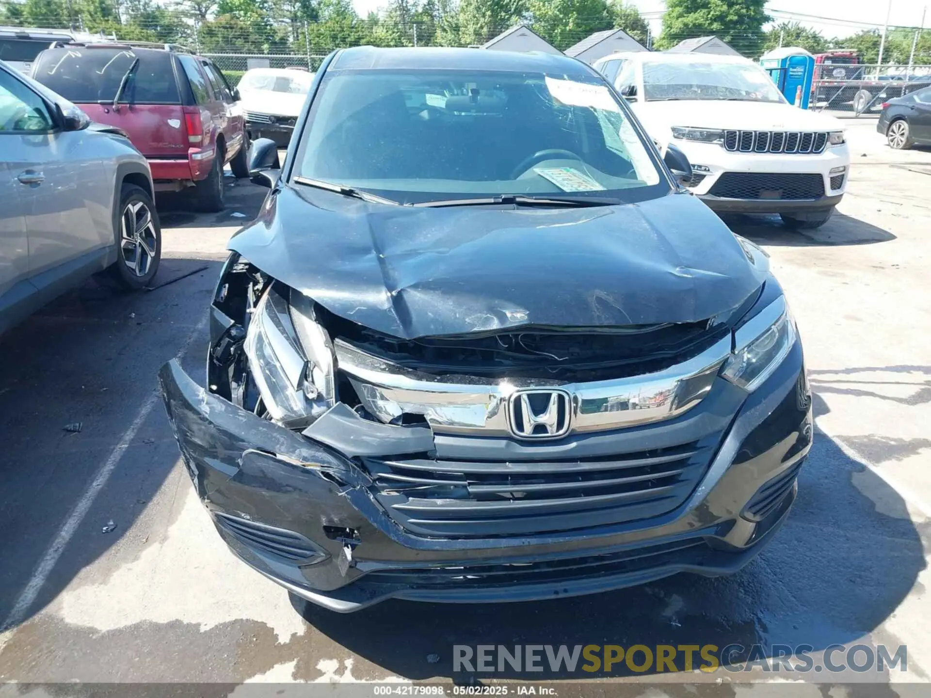 6 Photograph of a damaged car 3CZRU5H33NM717434 HONDA HR-V 2022