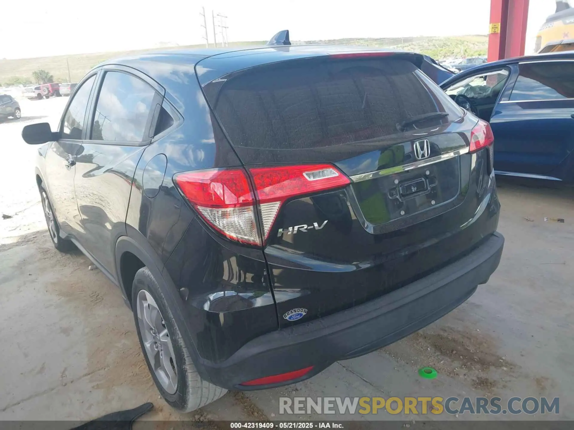 3 Photograph of a damaged car 3CZRU5H34NM704417 HONDA HR-V 2022