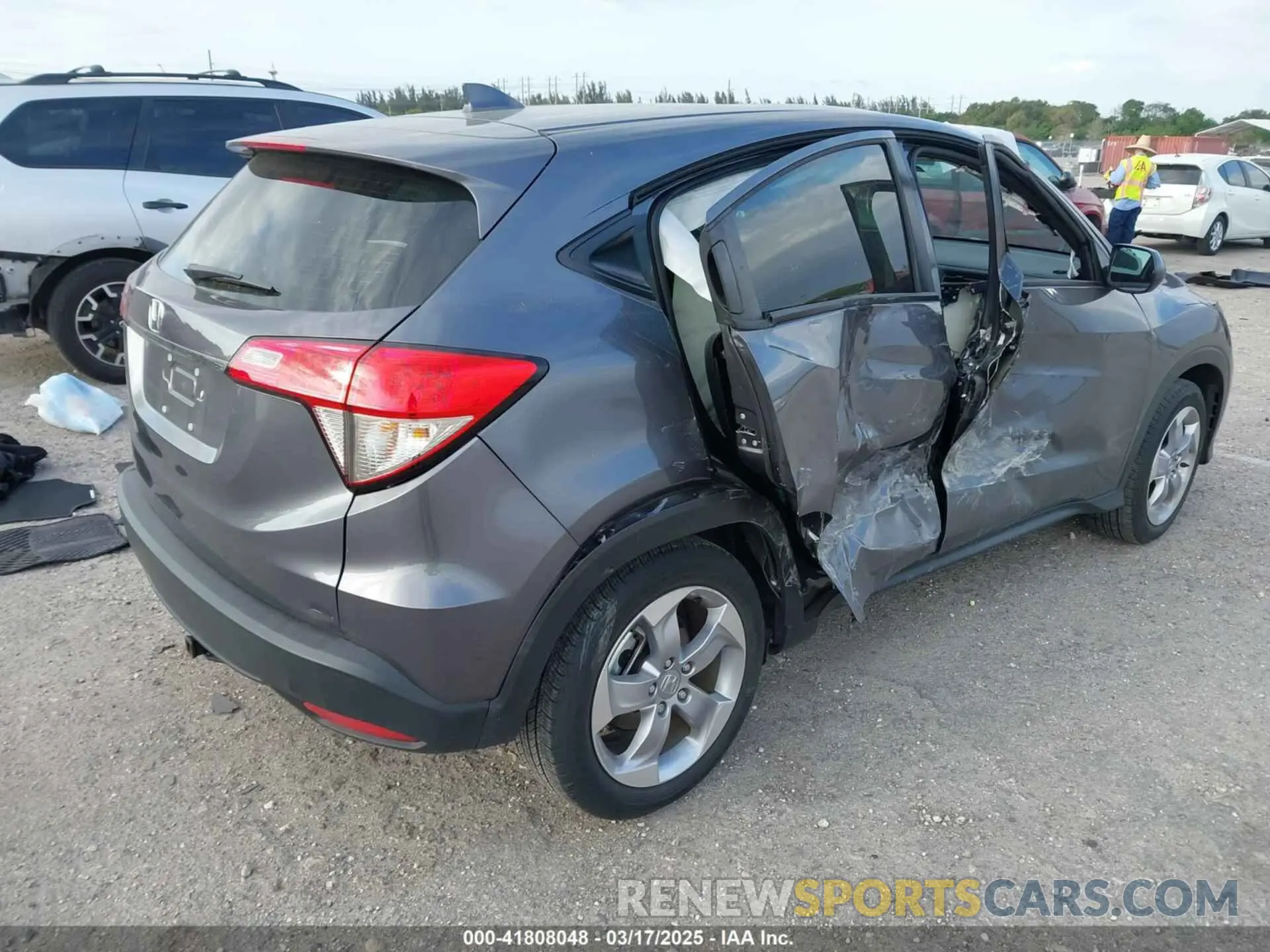 4 Фотография поврежденного автомобиля 3CZRU5H34NM708242 HONDA HR-V 2022