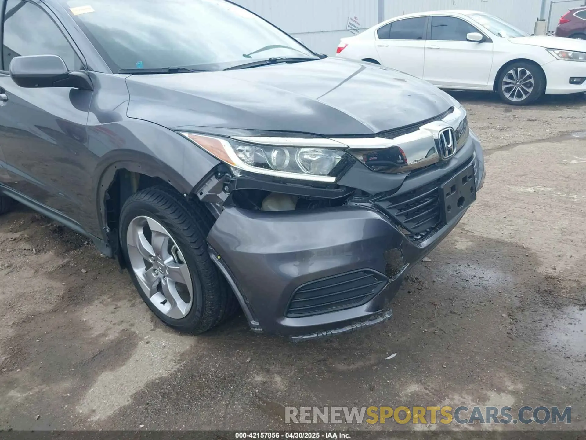 18 Photograph of a damaged car 3CZRU5H35NM703907 HONDA HR-V 2022