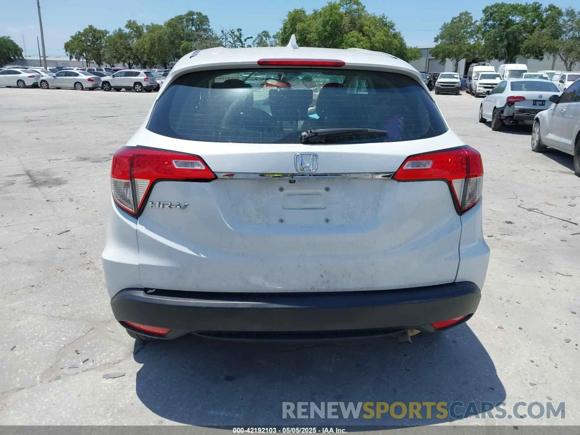 16 Photograph of a damaged car 3CZRU5H35NM741718 HONDA HR-V 2022