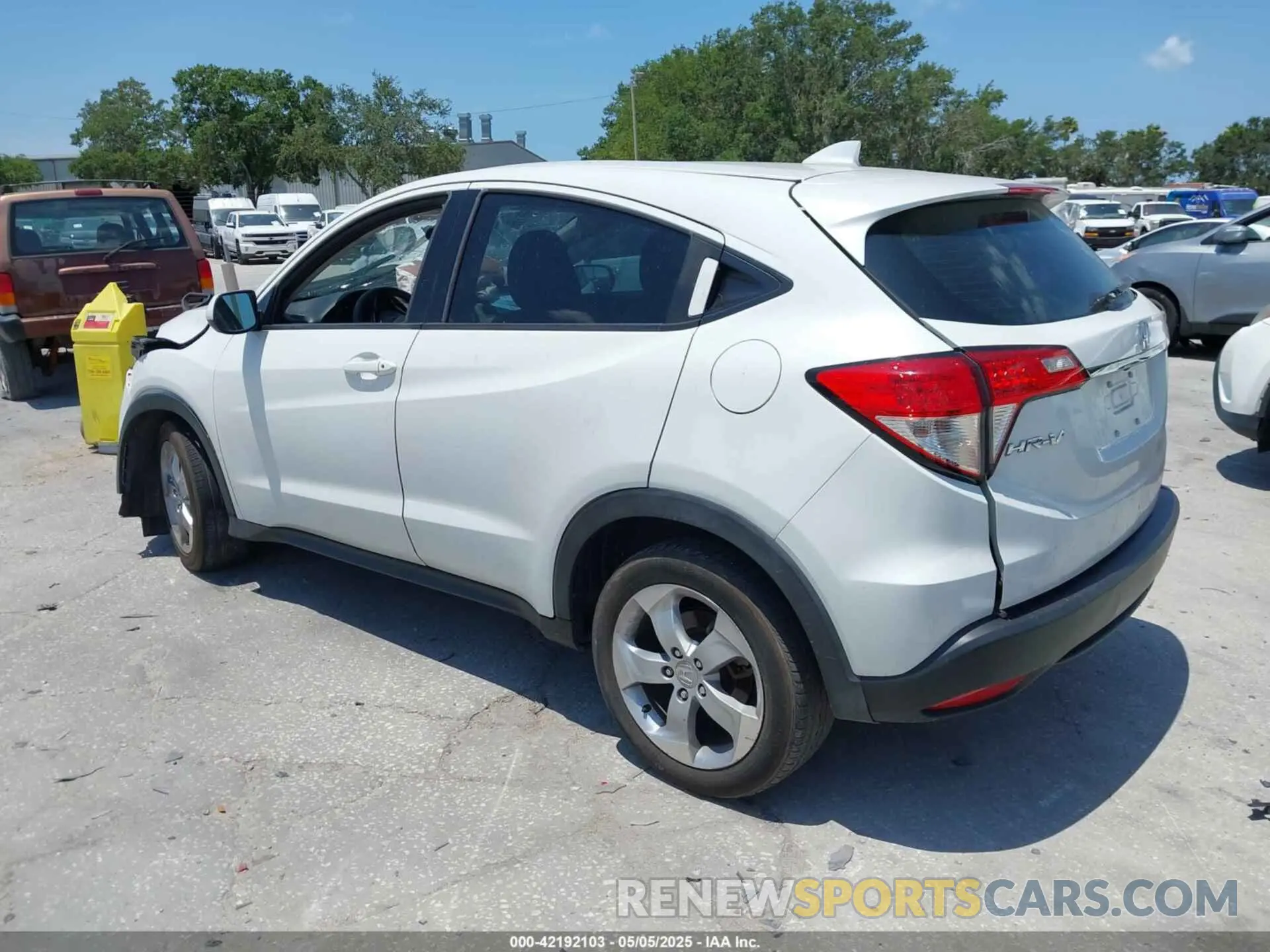 3 Photograph of a damaged car 3CZRU5H35NM741718 HONDA HR-V 2022