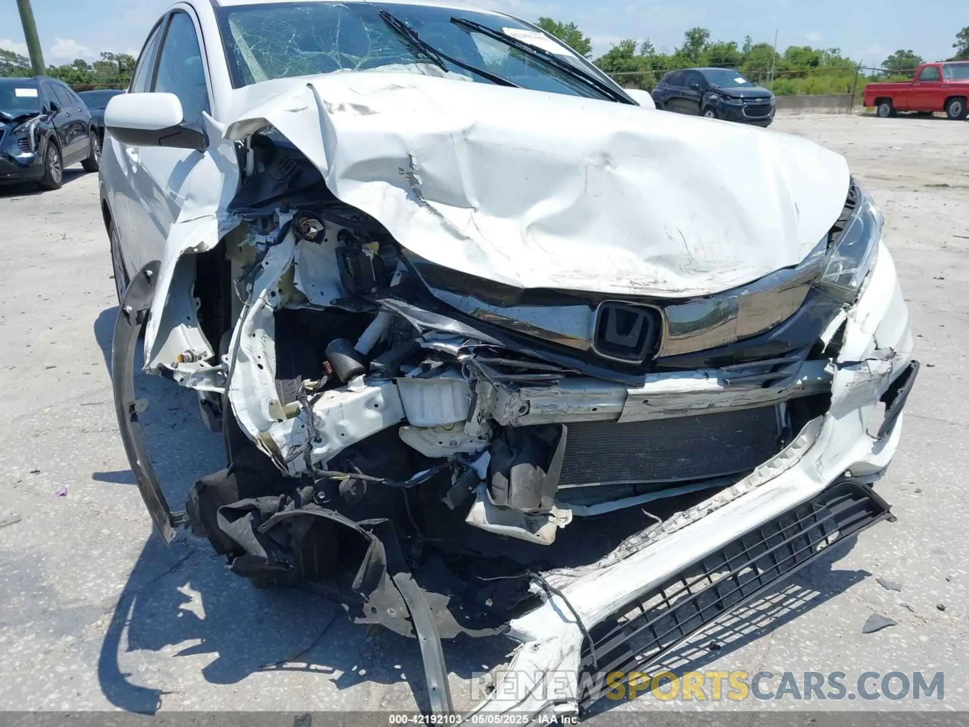 6 Photograph of a damaged car 3CZRU5H35NM741718 HONDA HR-V 2022
