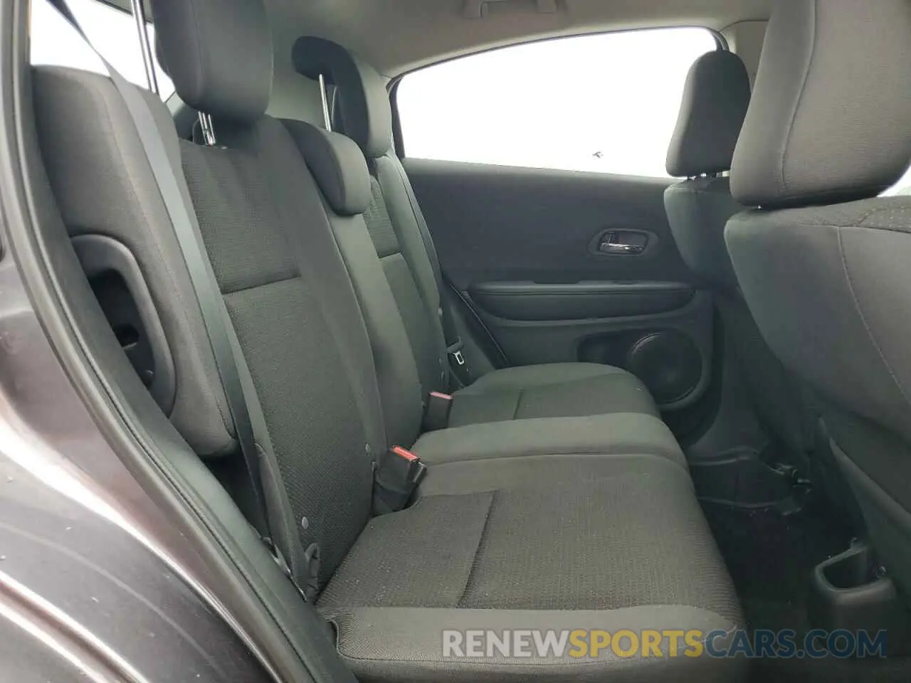 11 Photograph of a damaged car 3CZRU5H36NM703866 HONDA HR-V 2022