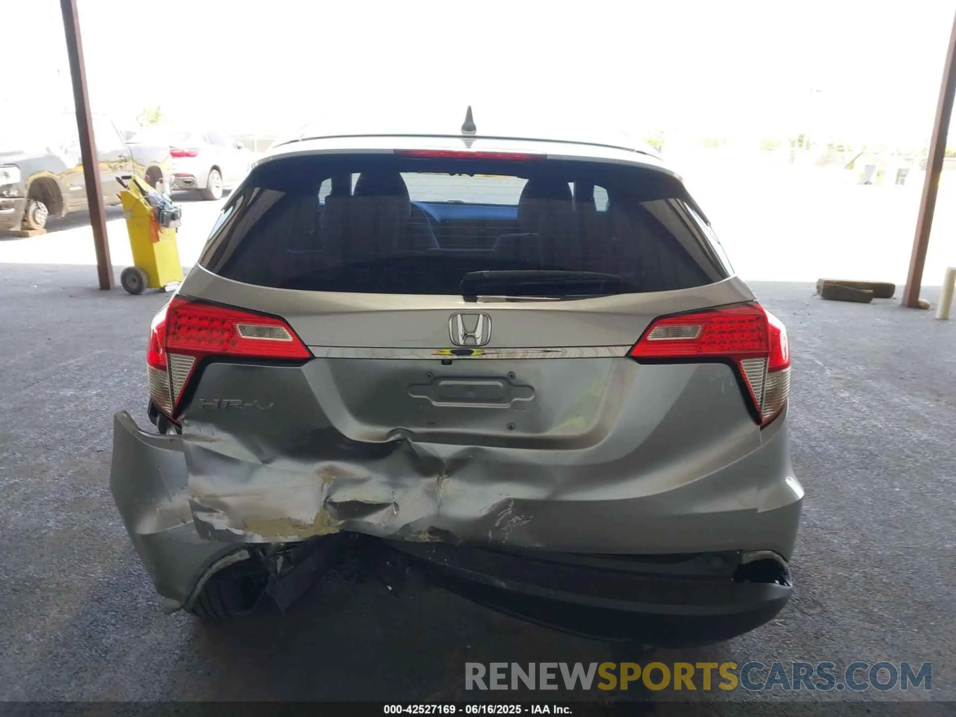 16 Photograph of a damaged car 3CZRU5H36NM720523 HONDA HR-V 2022
