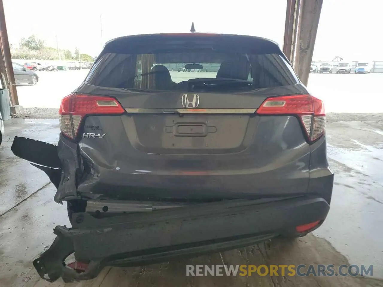 6 Photograph of a damaged car 3CZRU5H36NM745213 HONDA HR-V 2022