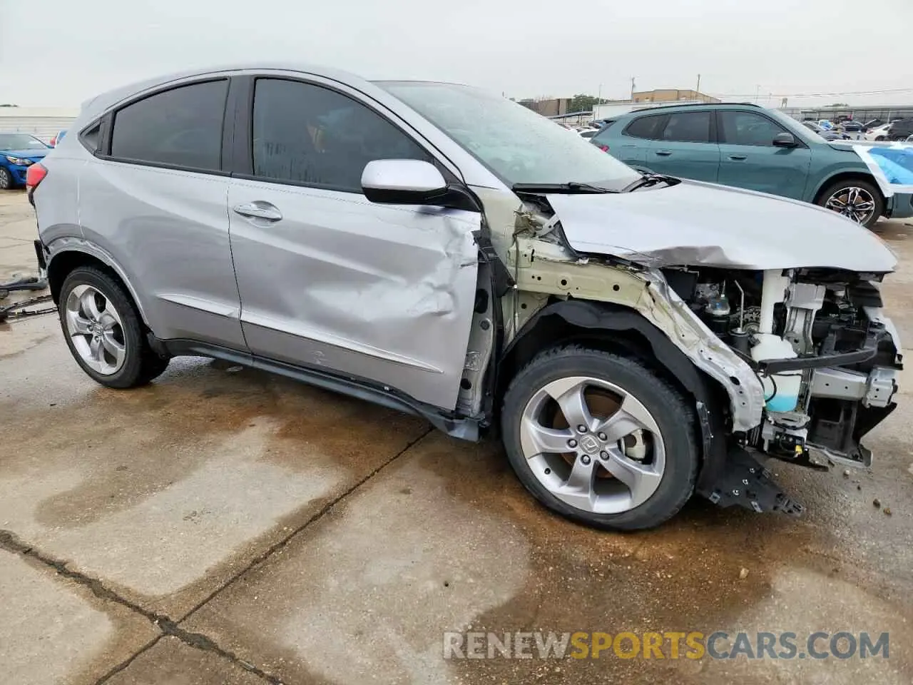 4 Photograph of a damaged car 3CZRU5H38NM723522 HONDA HR-V 2022