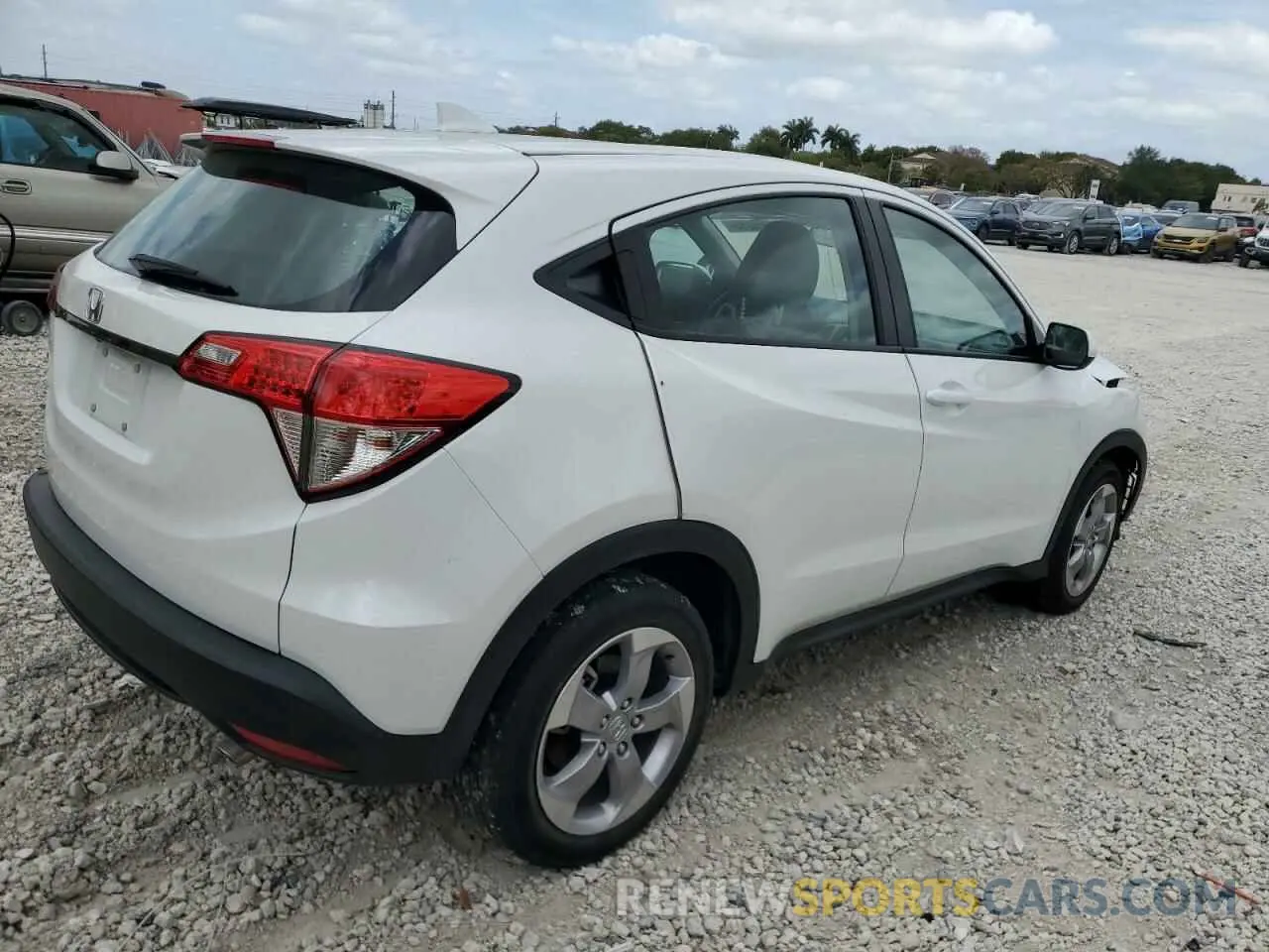 3 Photograph of a damaged car 3CZRU5H39NM700962 HONDA HR-V 2022