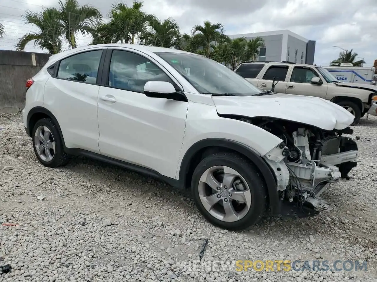 4 Photograph of a damaged car 3CZRU5H39NM700962 HONDA HR-V 2022