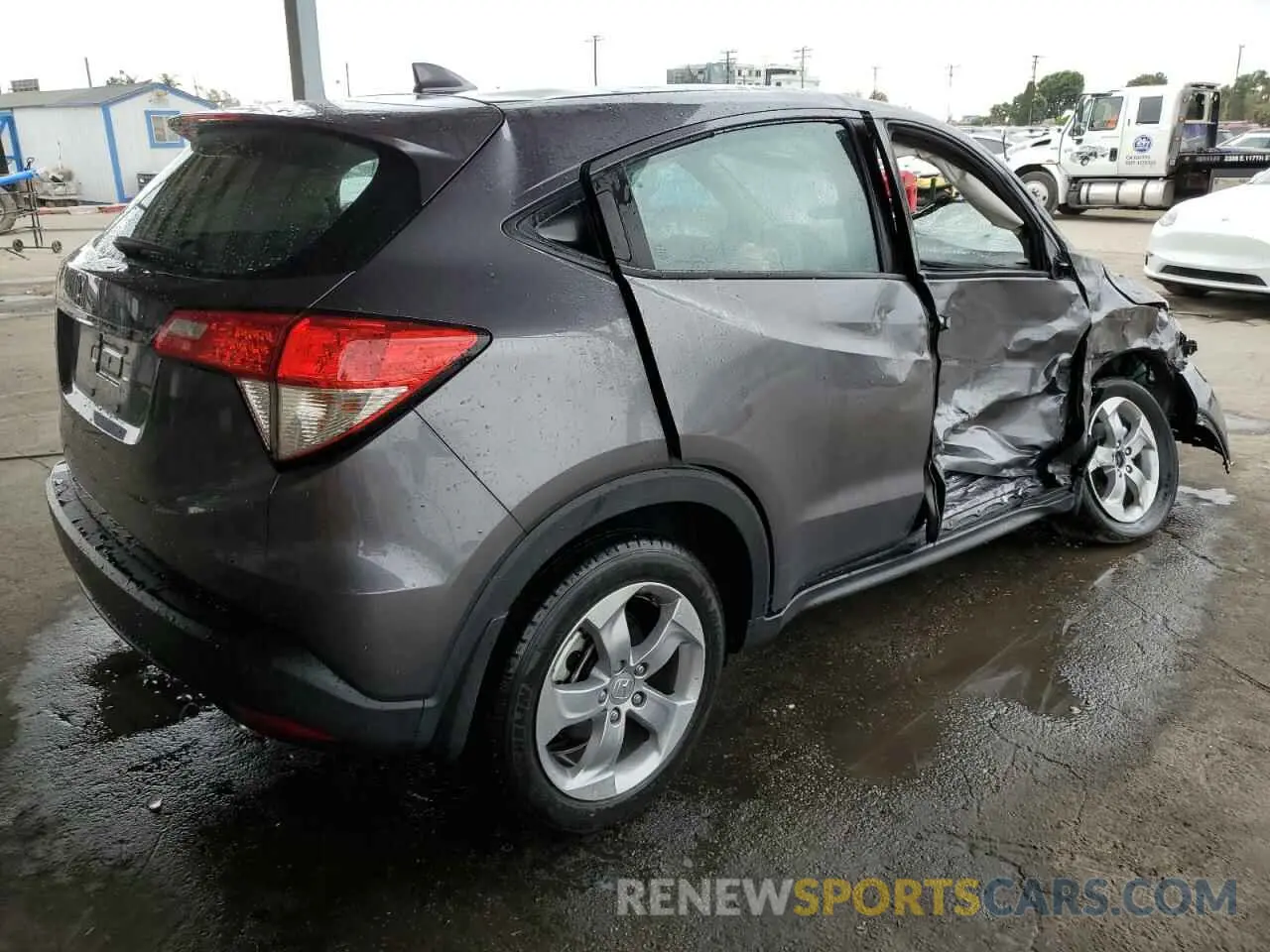 3 Photograph of a damaged car 3CZRU5H3XNM723649 HONDA HR-V 2022