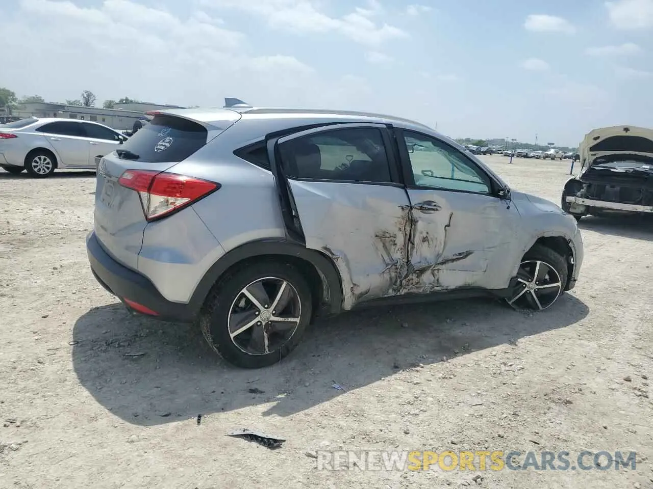 3 Photograph of a damaged car 3CZRU5H50NM729624 HONDA HR-V 2022