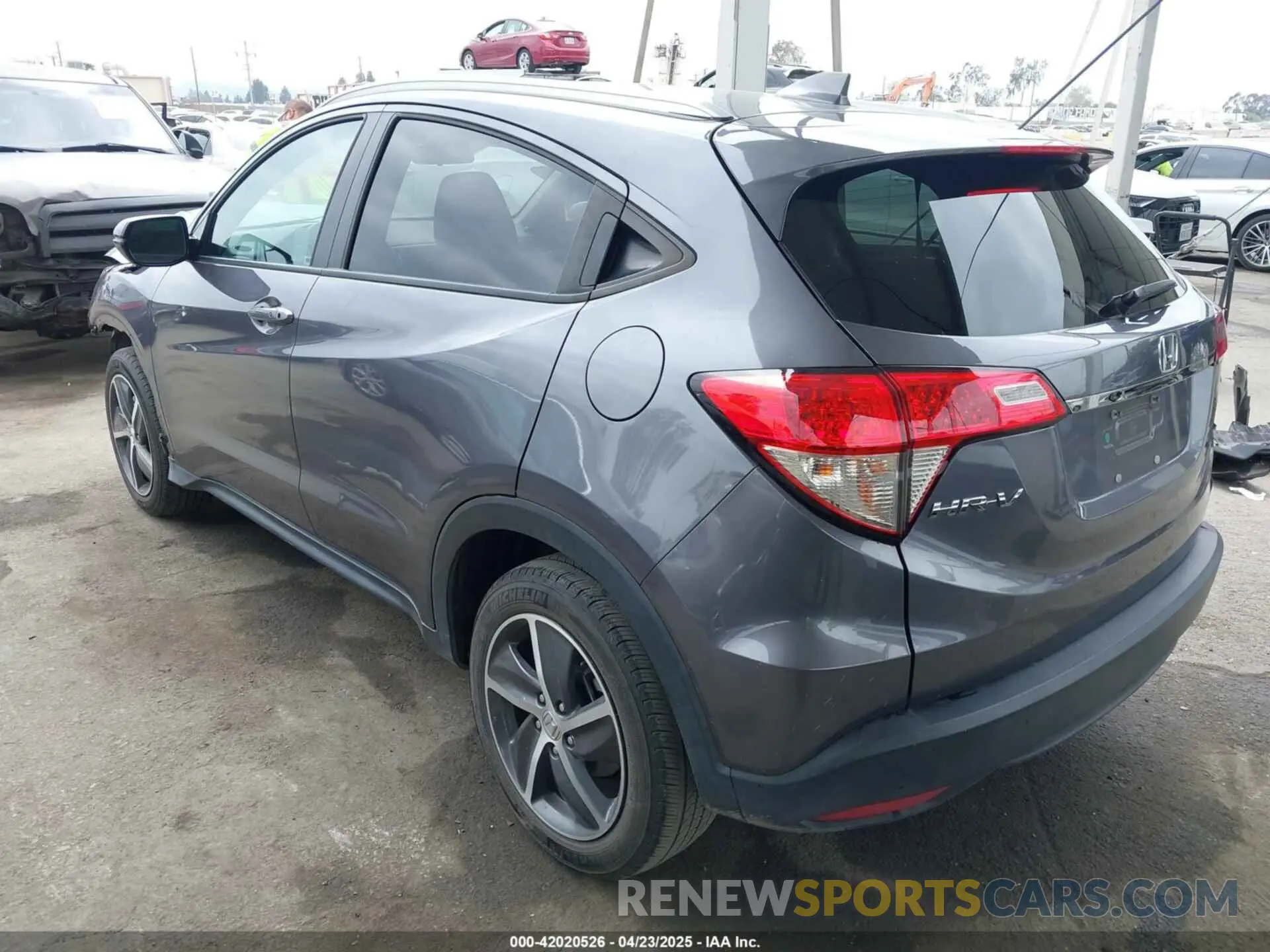 3 Photograph of a damaged car 3CZRU5H51NM719006 HONDA HR-V 2022
