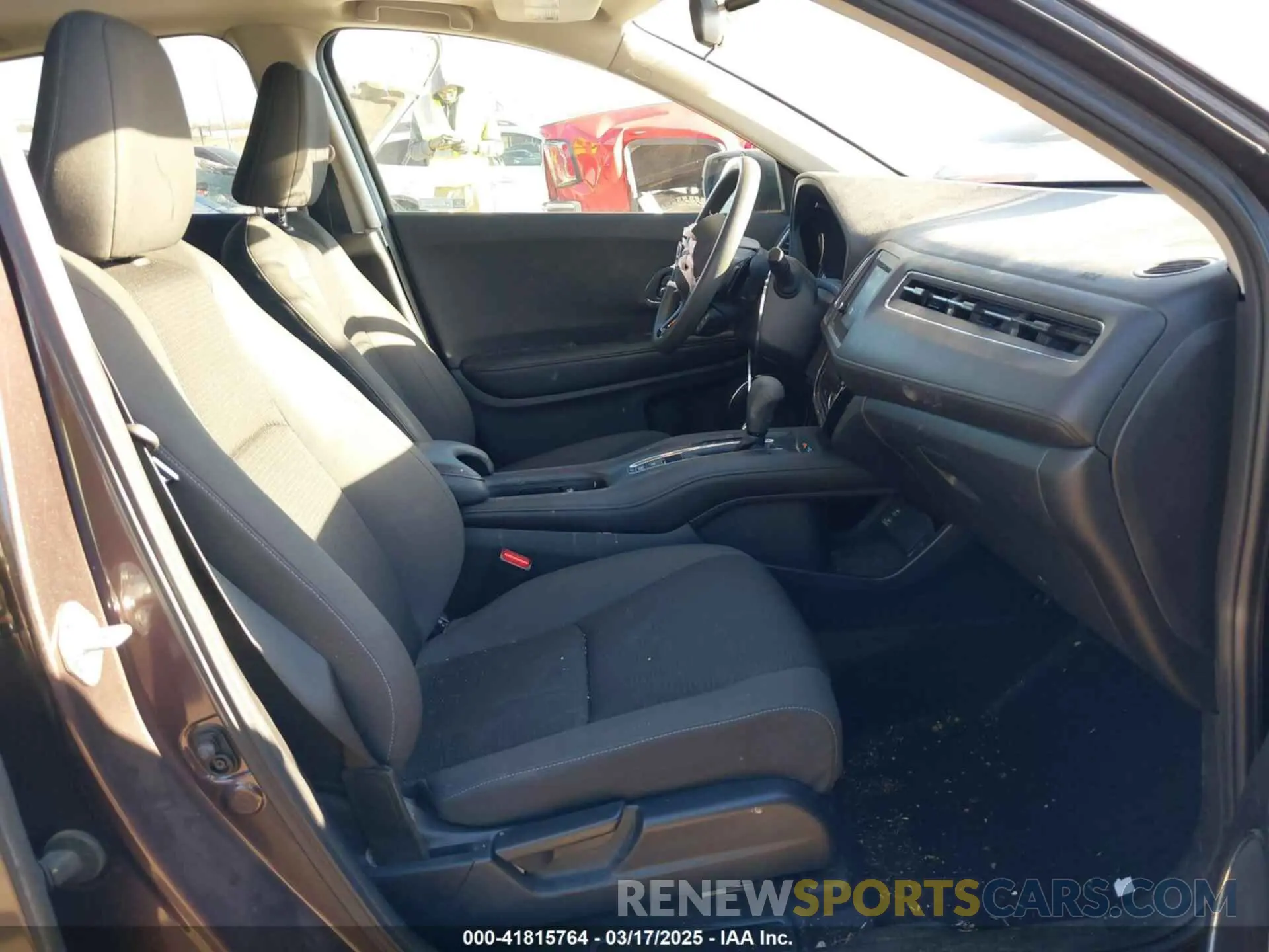 5 Photograph of a damaged car 3CZRU5H52NM722884 HONDA HR-V 2022