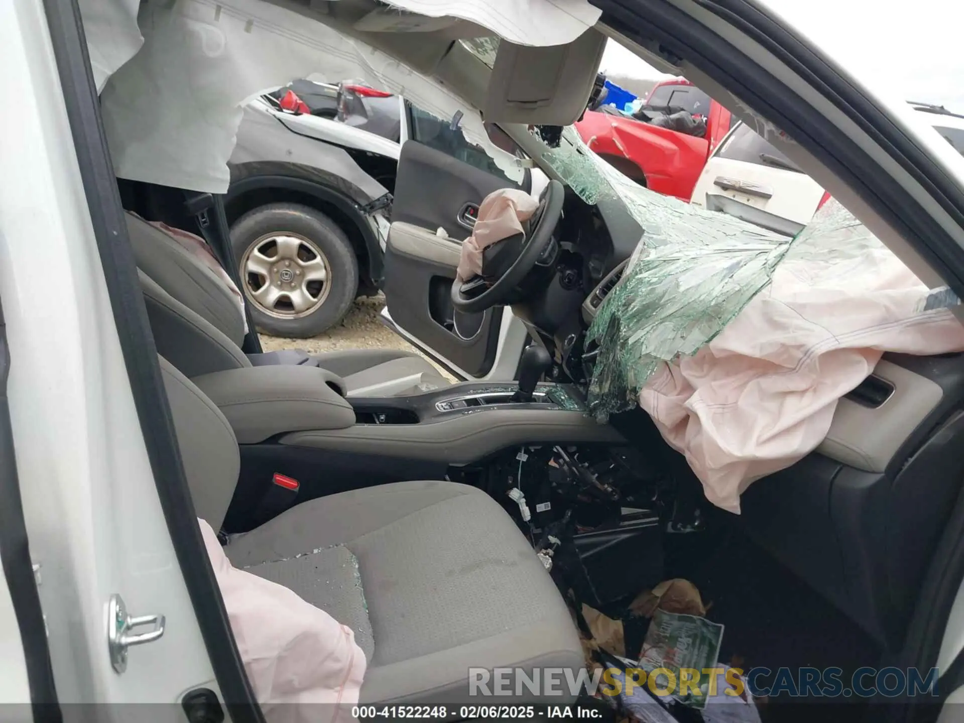 5 Photograph of a damaged car 3CZRU5H52NM730791 HONDA HR-V 2022