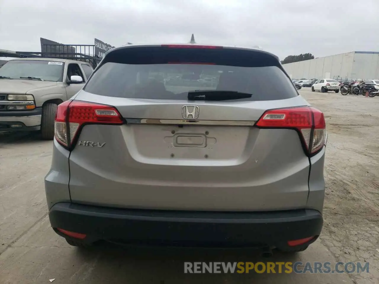 6 Photograph of a damaged car 3CZRU5H54NM738715 HONDA HR-V 2022
