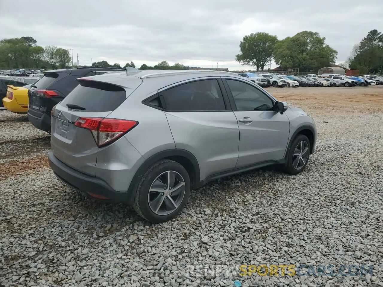 3 Photograph of a damaged car 3CZRU5H55NM705223 HONDA HR-V 2022