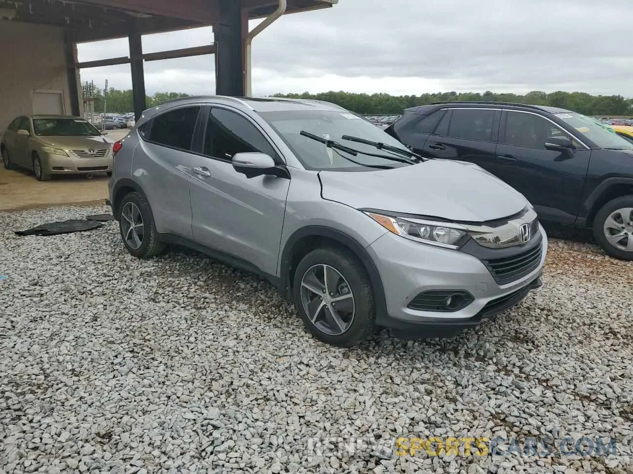 4 Photograph of a damaged car 3CZRU5H55NM705223 HONDA HR-V 2022