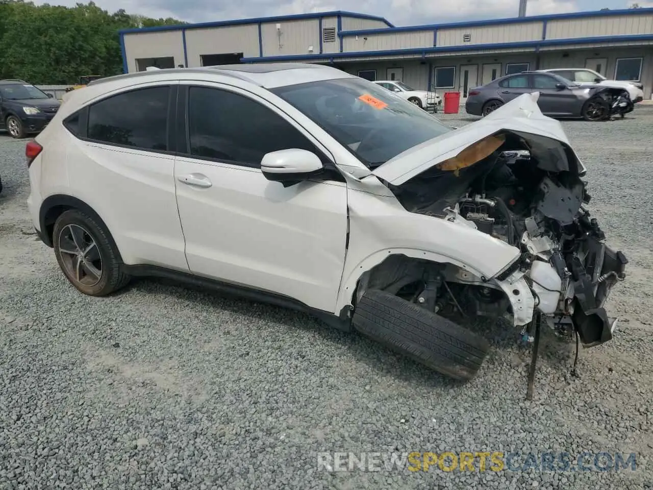 4 Photograph of a damaged car 3CZRU5H56NM738019 HONDA HR-V 2022