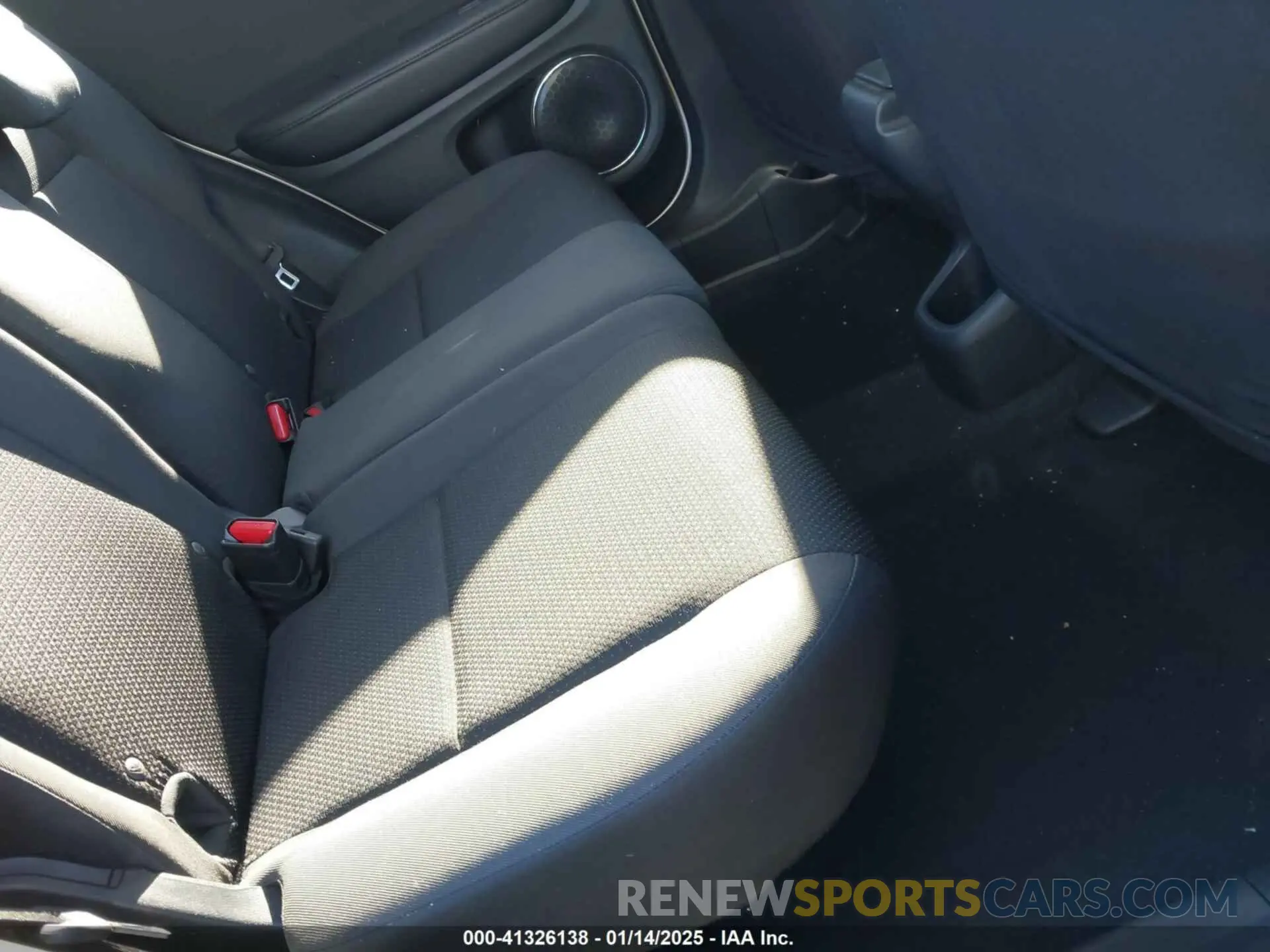 8 Photograph of a damaged car 3CZRU5H56NM743480 HONDA HR-V 2022