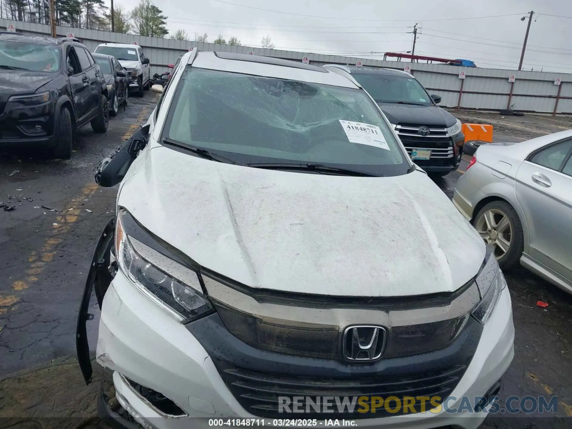 12 Photograph of a damaged car 3CZRU5H57NM733220 HONDA HR-V 2022