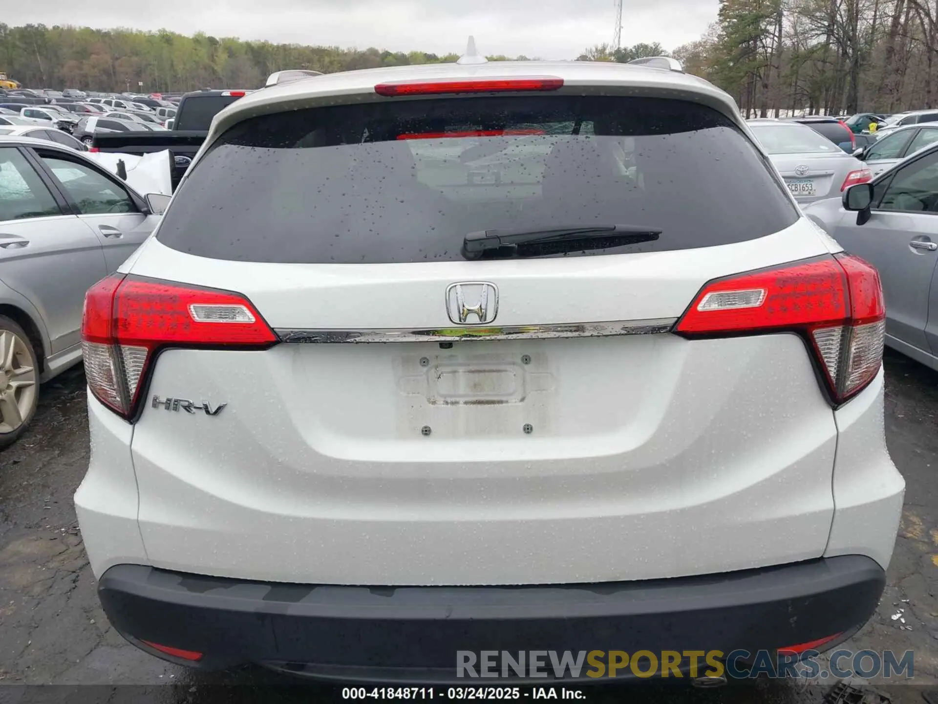 16 Photograph of a damaged car 3CZRU5H57NM733220 HONDA HR-V 2022