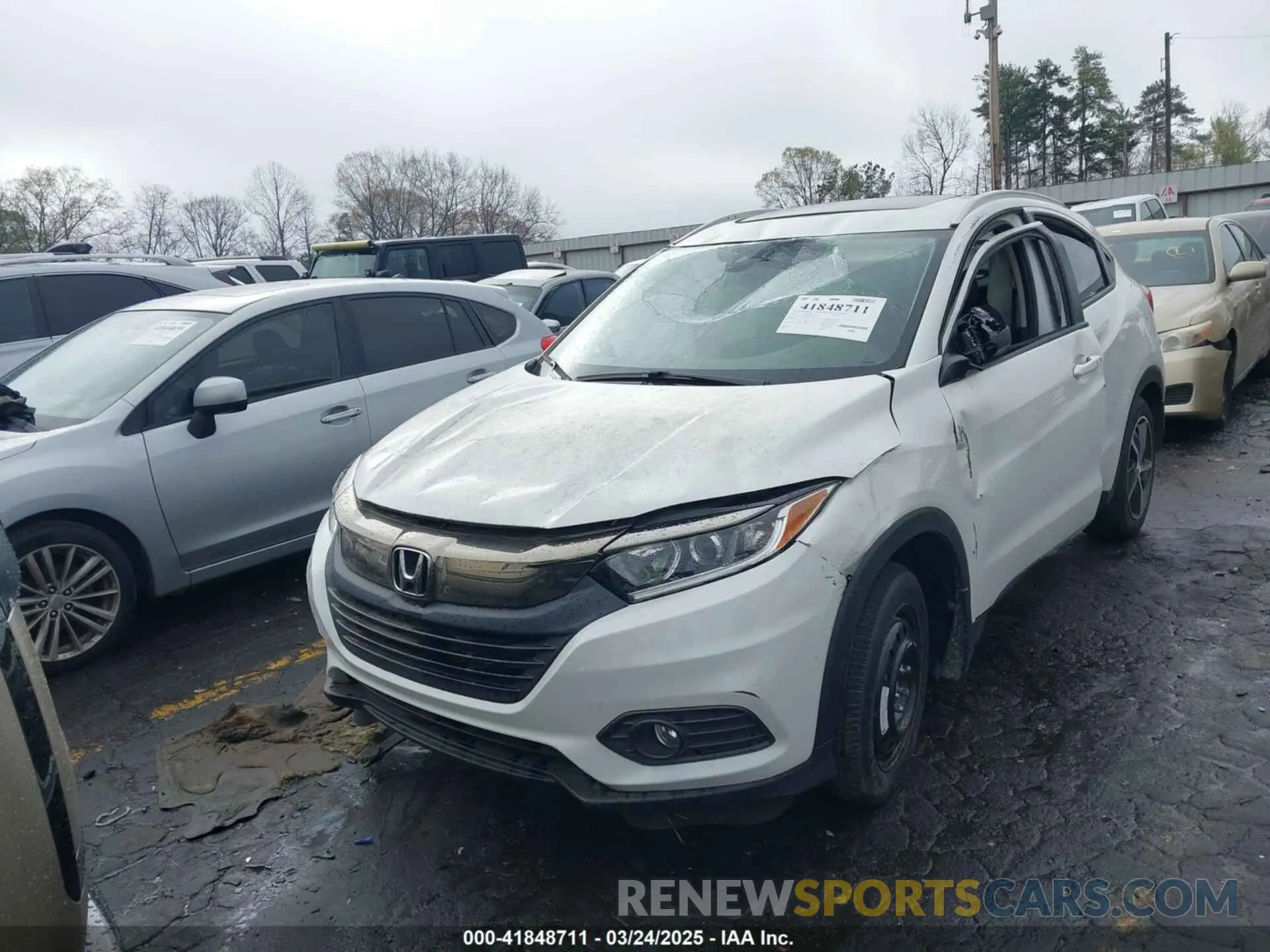 2 Photograph of a damaged car 3CZRU5H57NM733220 HONDA HR-V 2022