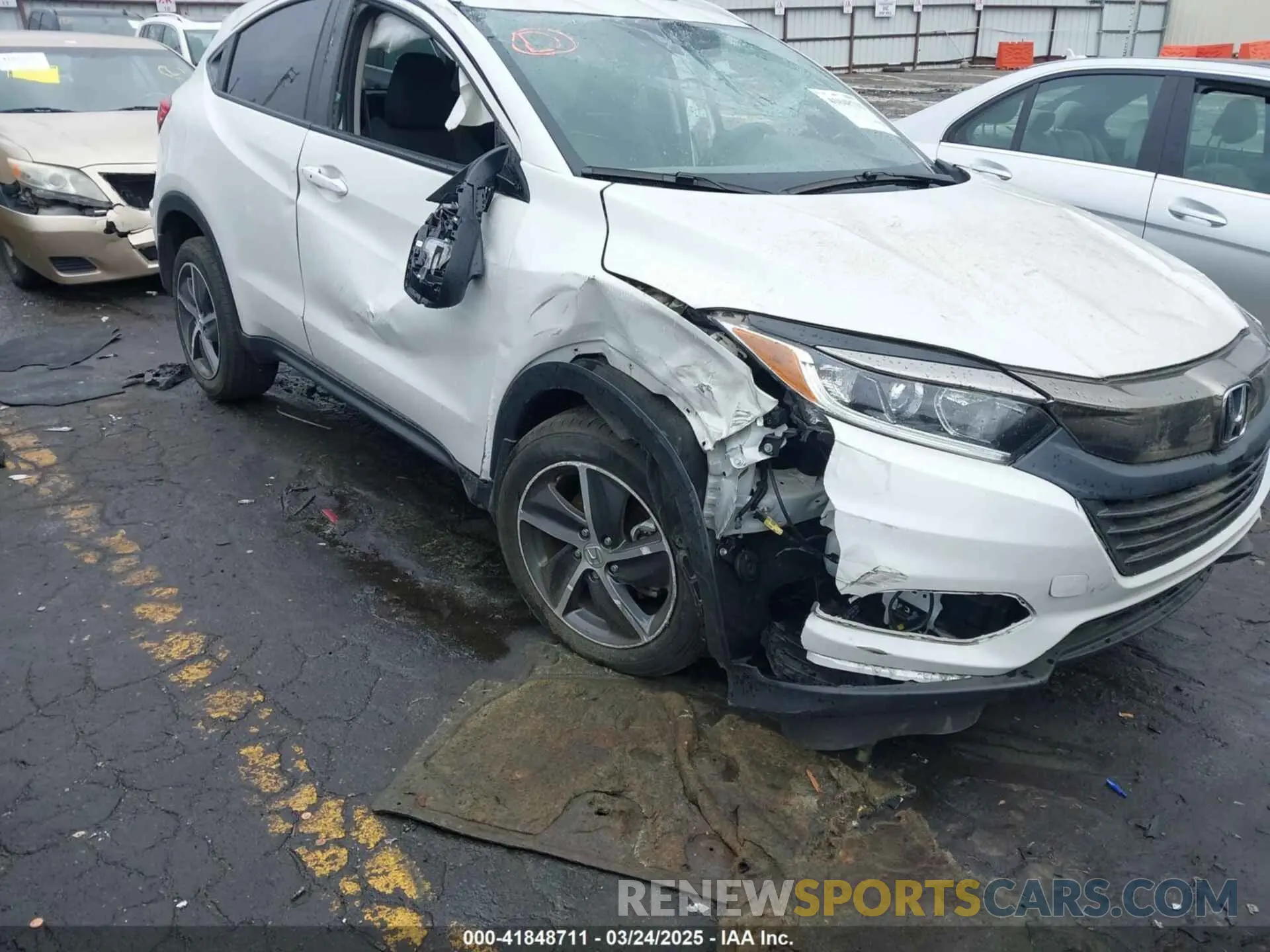 6 Photograph of a damaged car 3CZRU5H57NM733220 HONDA HR-V 2022