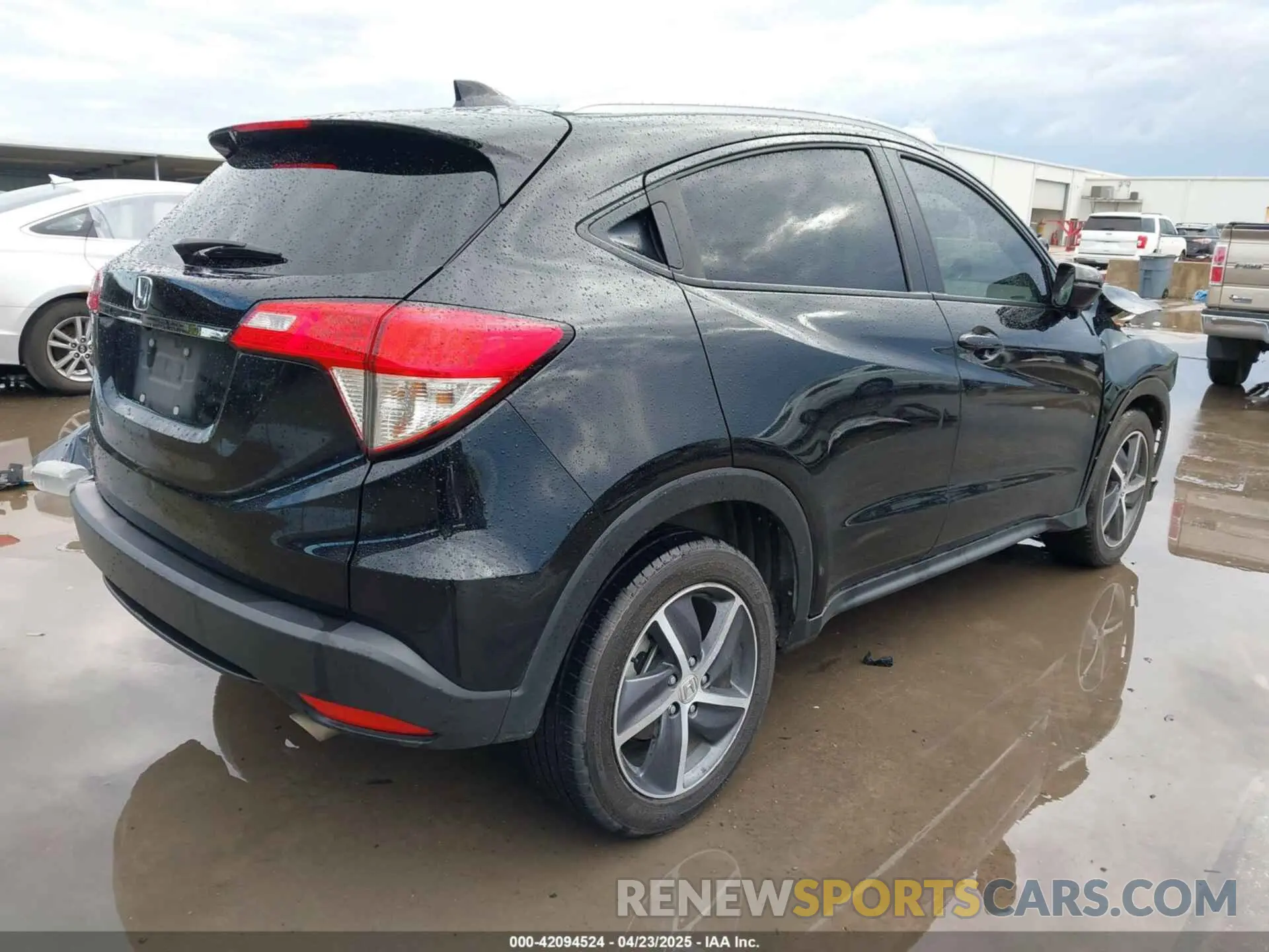 4 Фотография поврежденного автомобиля 3CZRU5H58NM742010 HONDA HR-V 2022
