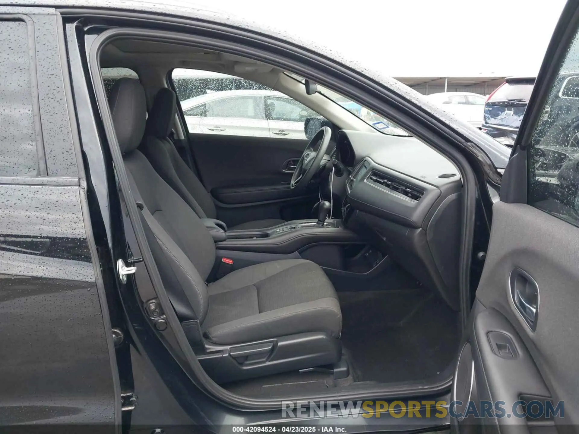 5 Фотография поврежденного автомобиля 3CZRU5H58NM742010 HONDA HR-V 2022