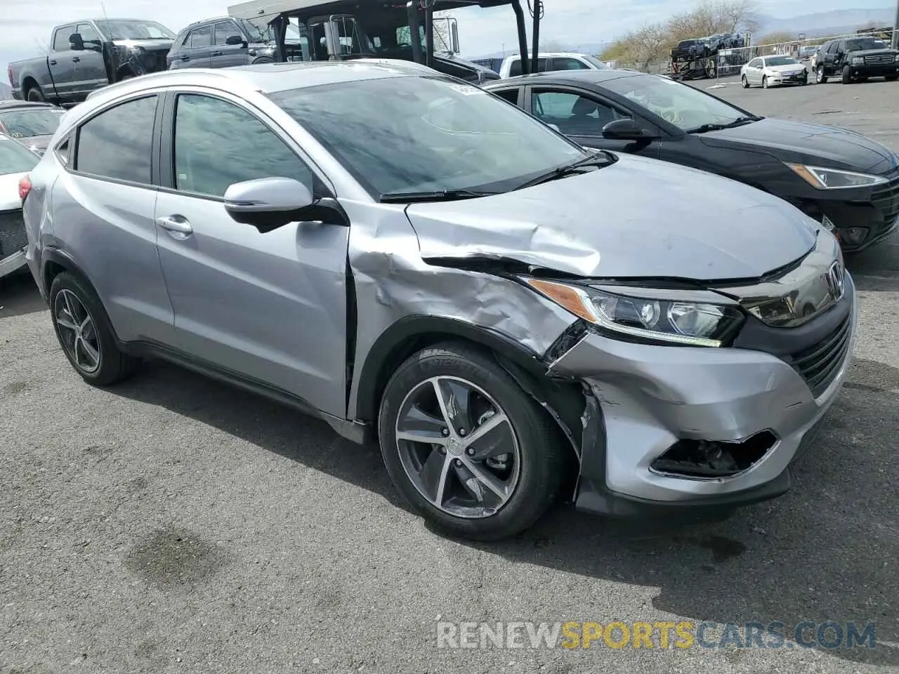 4 Photograph of a damaged car 3CZRU5H74NM715694 HONDA HR-V 2022