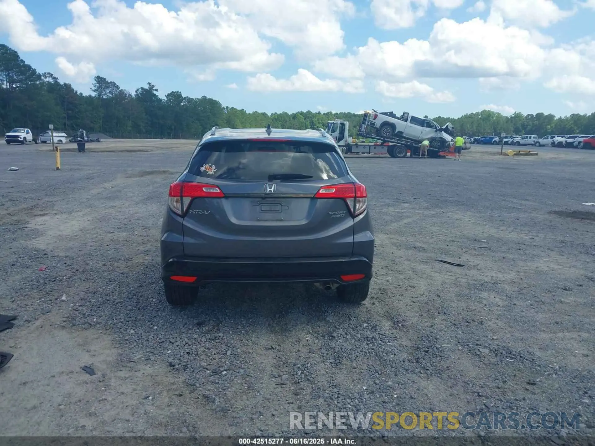 17 Photograph of a damaged car 3CZRU6H10NM726371 HONDA HR-V 2022
