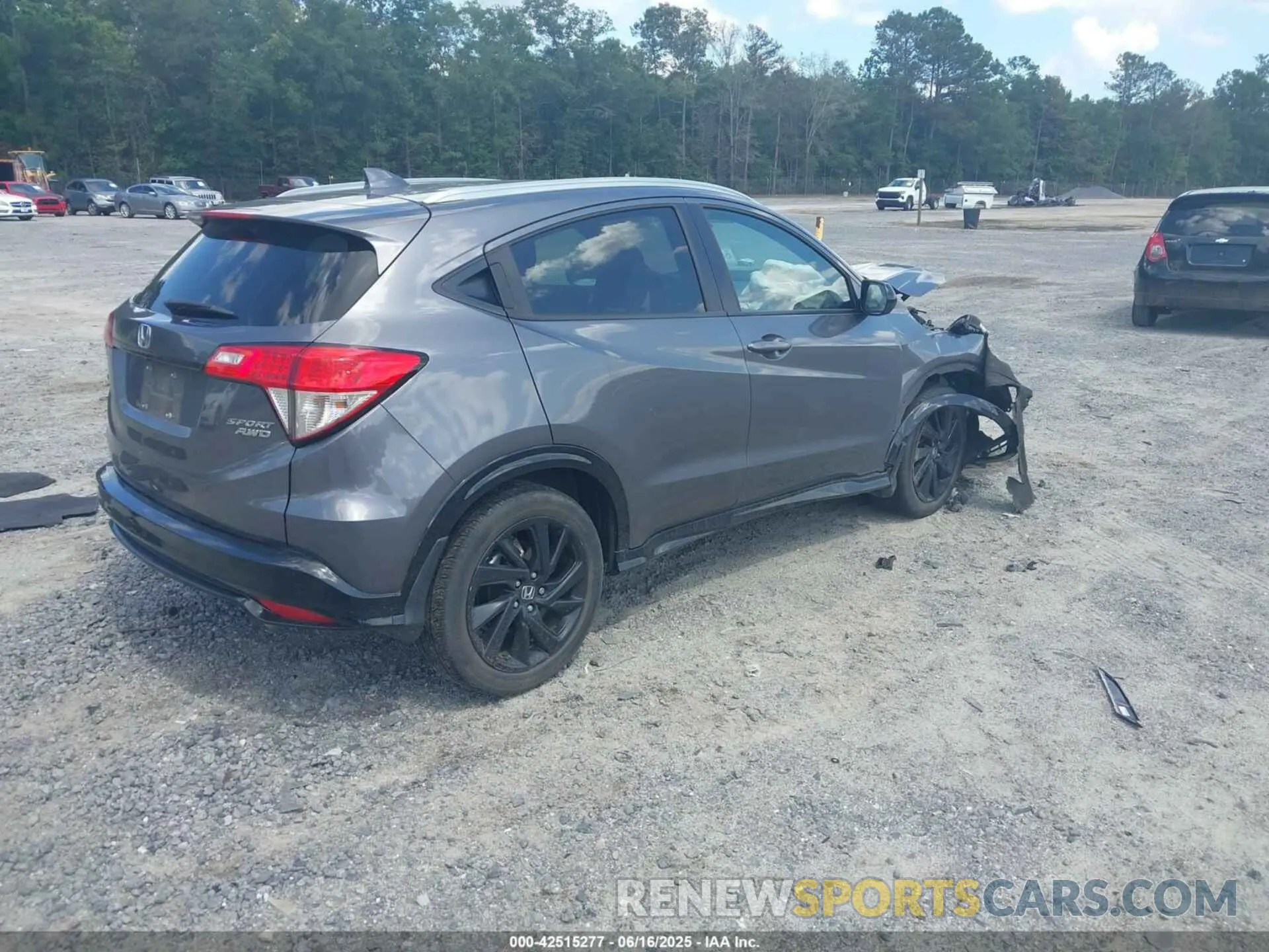 4 Photograph of a damaged car 3CZRU6H10NM726371 HONDA HR-V 2022