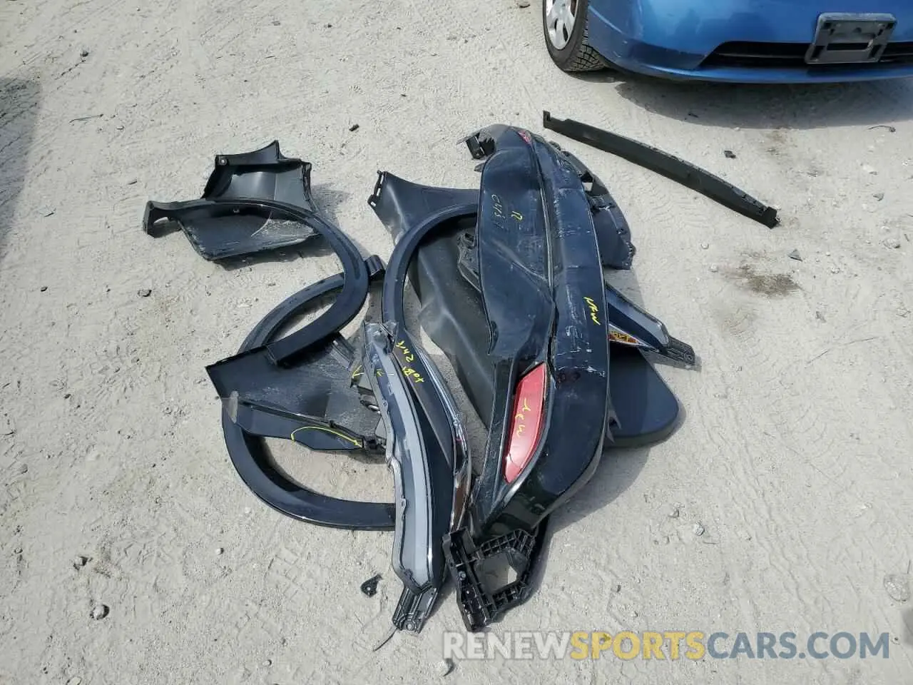 13 Photograph of a damaged car 3CZRU6H10NM772914 HONDA HR-V 2022