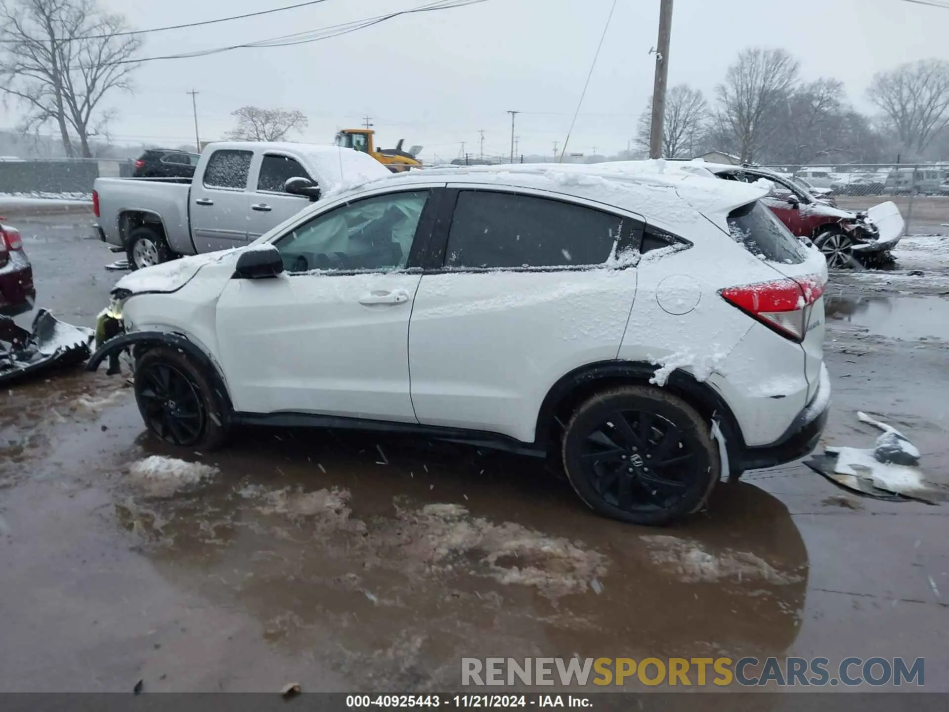 14 Photograph of a damaged car 3CZRU6H11NM751070 HONDA HR-V 2022