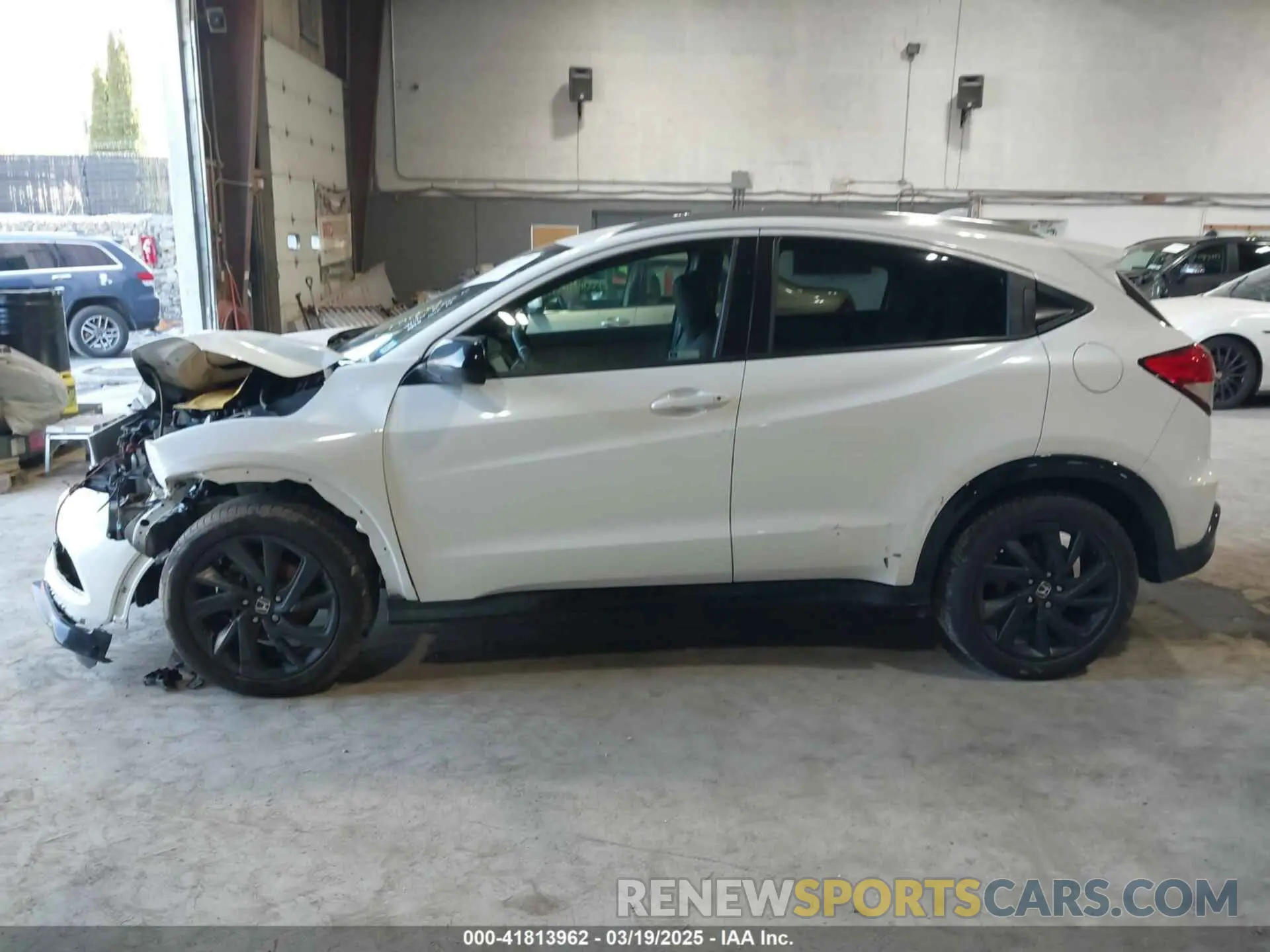15 Photograph of a damaged car 3CZRU6H12NM753653 HONDA HR-V 2022