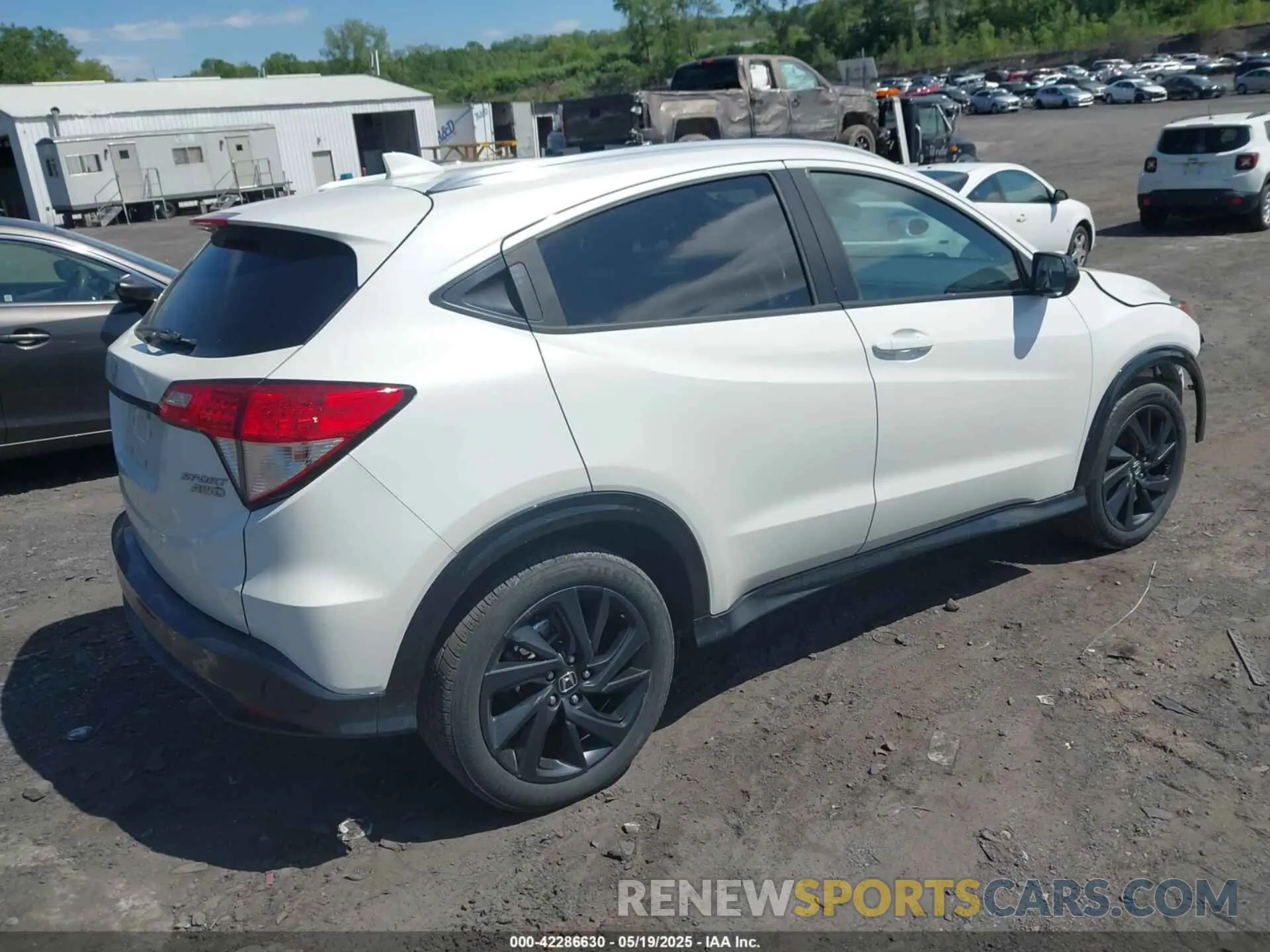 4 Фотография поврежденного автомобиля 3CZRU6H13NM706745 HONDA HR-V 2022