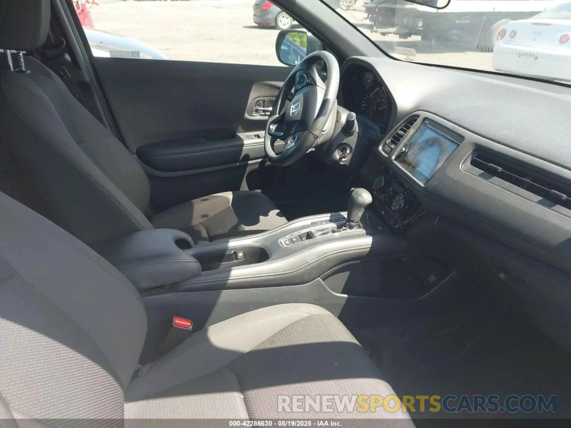 5 Фотография поврежденного автомобиля 3CZRU6H13NM706745 HONDA HR-V 2022