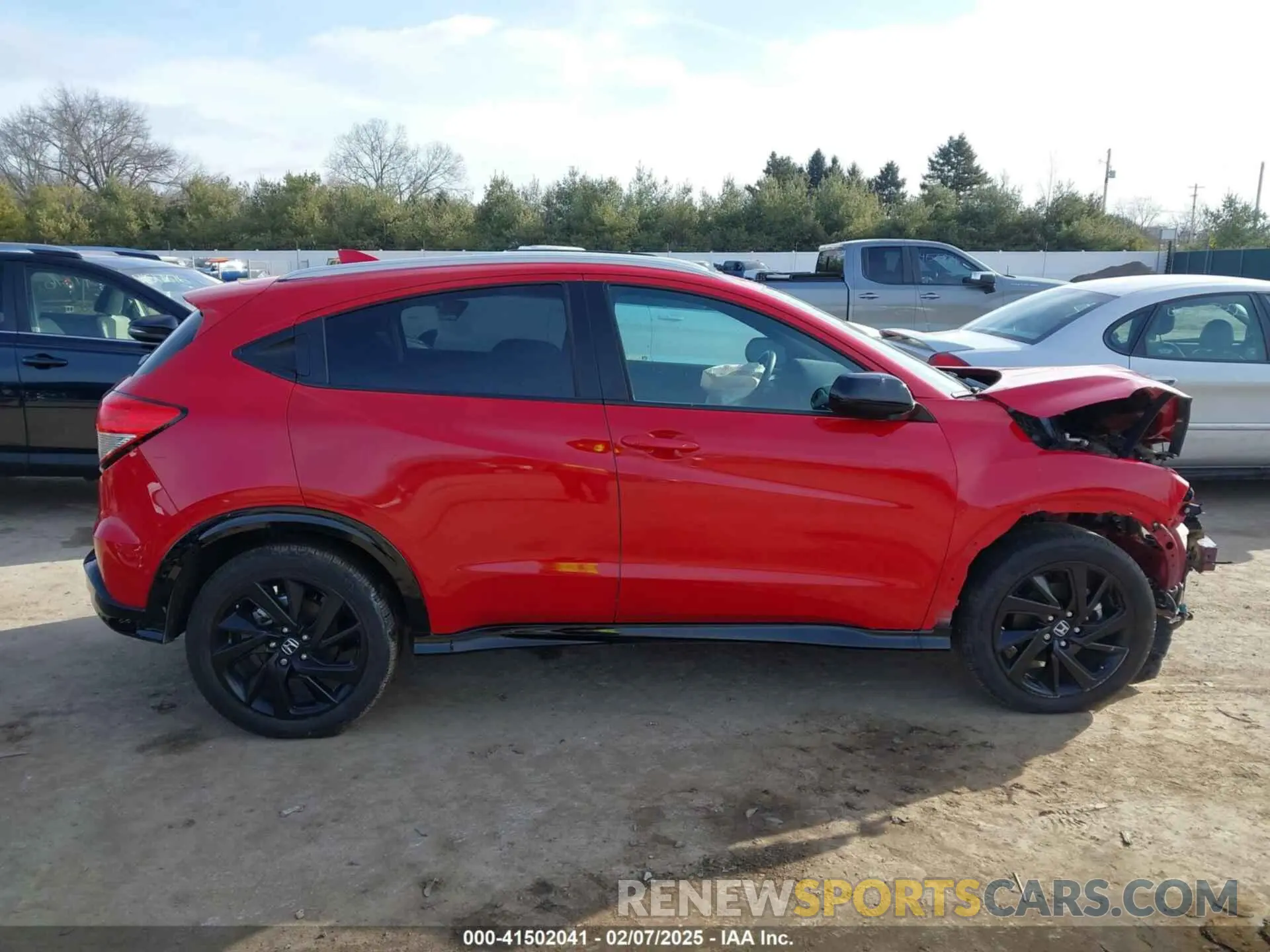 14 Photograph of a damaged car 3CZRU6H13NM721634 HONDA HR-V 2022