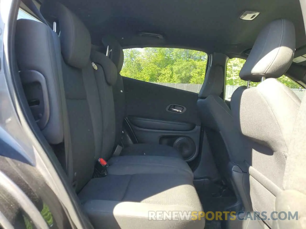 11 Photograph of a damaged car 3CZRU6H15NM723871 HONDA HR-V 2022