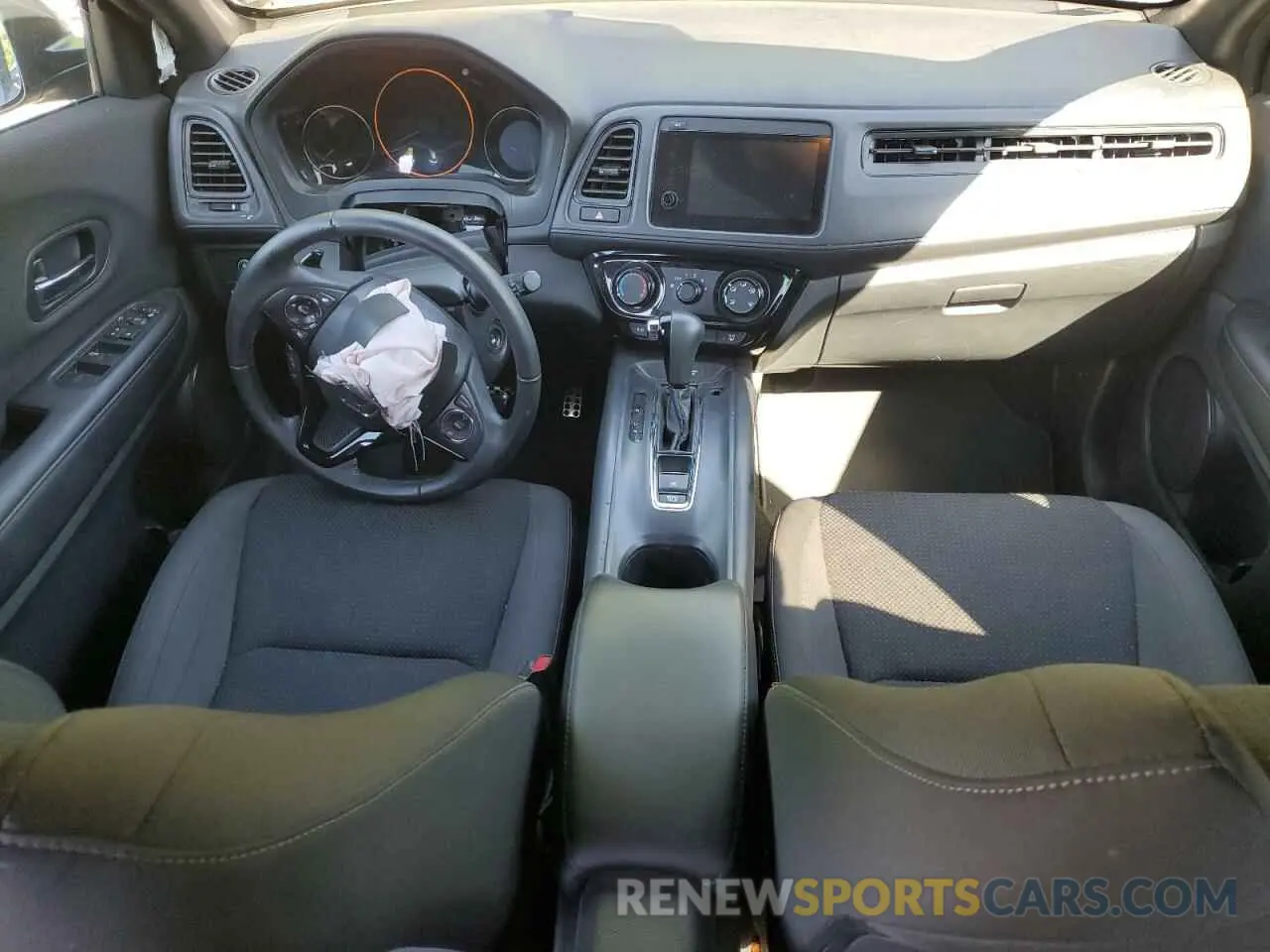 8 Photograph of a damaged car 3CZRU6H15NM723871 HONDA HR-V 2022