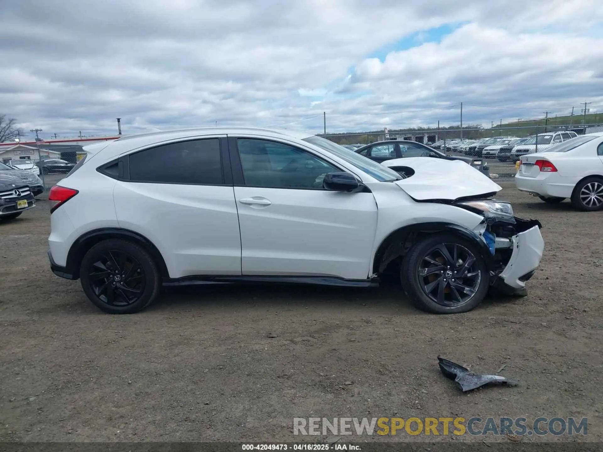 13 Photograph of a damaged car 3CZRU6H15NM755512 HONDA HR-V 2022
