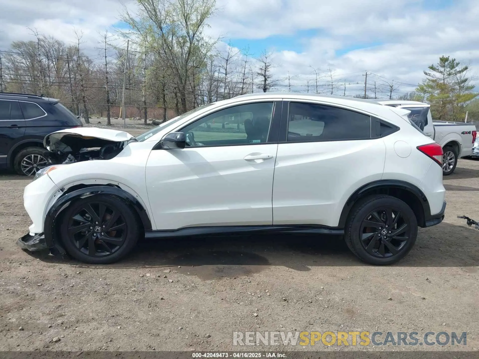 14 Photograph of a damaged car 3CZRU6H15NM755512 HONDA HR-V 2022