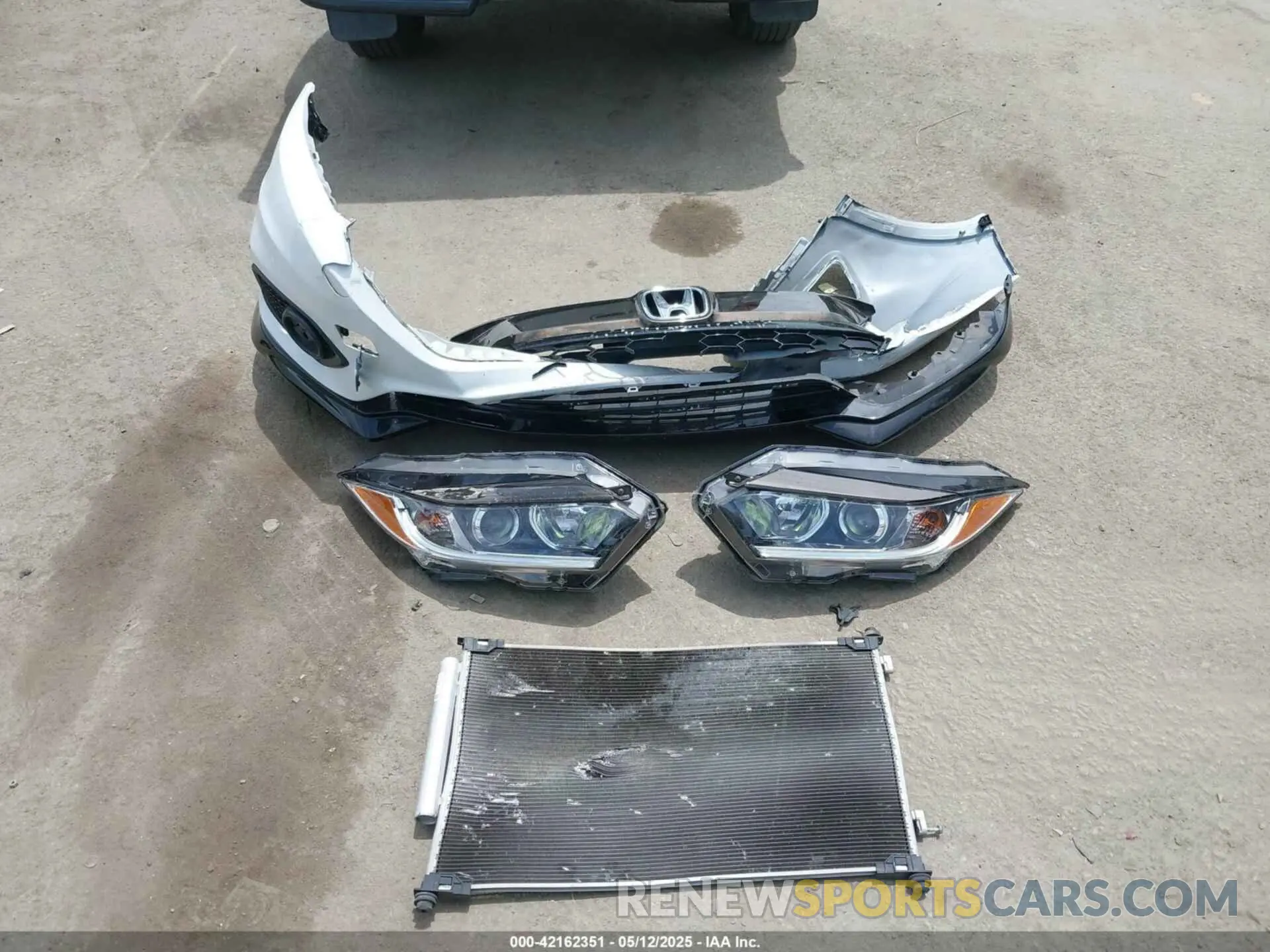 12 Photograph of a damaged car 3CZRU6H15NM776098 HONDA HR-V 2022
